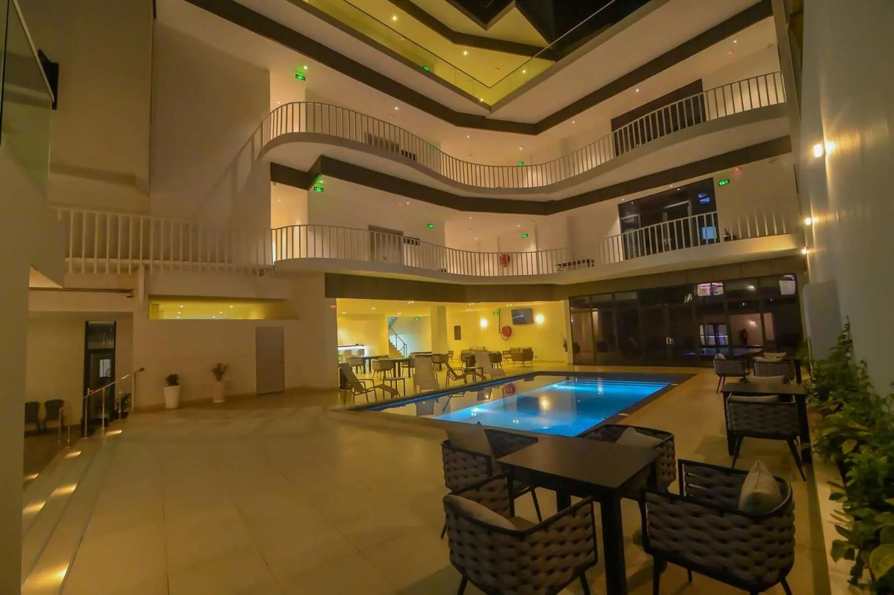 Restaurant/places to eat in AXIL HÔTEL