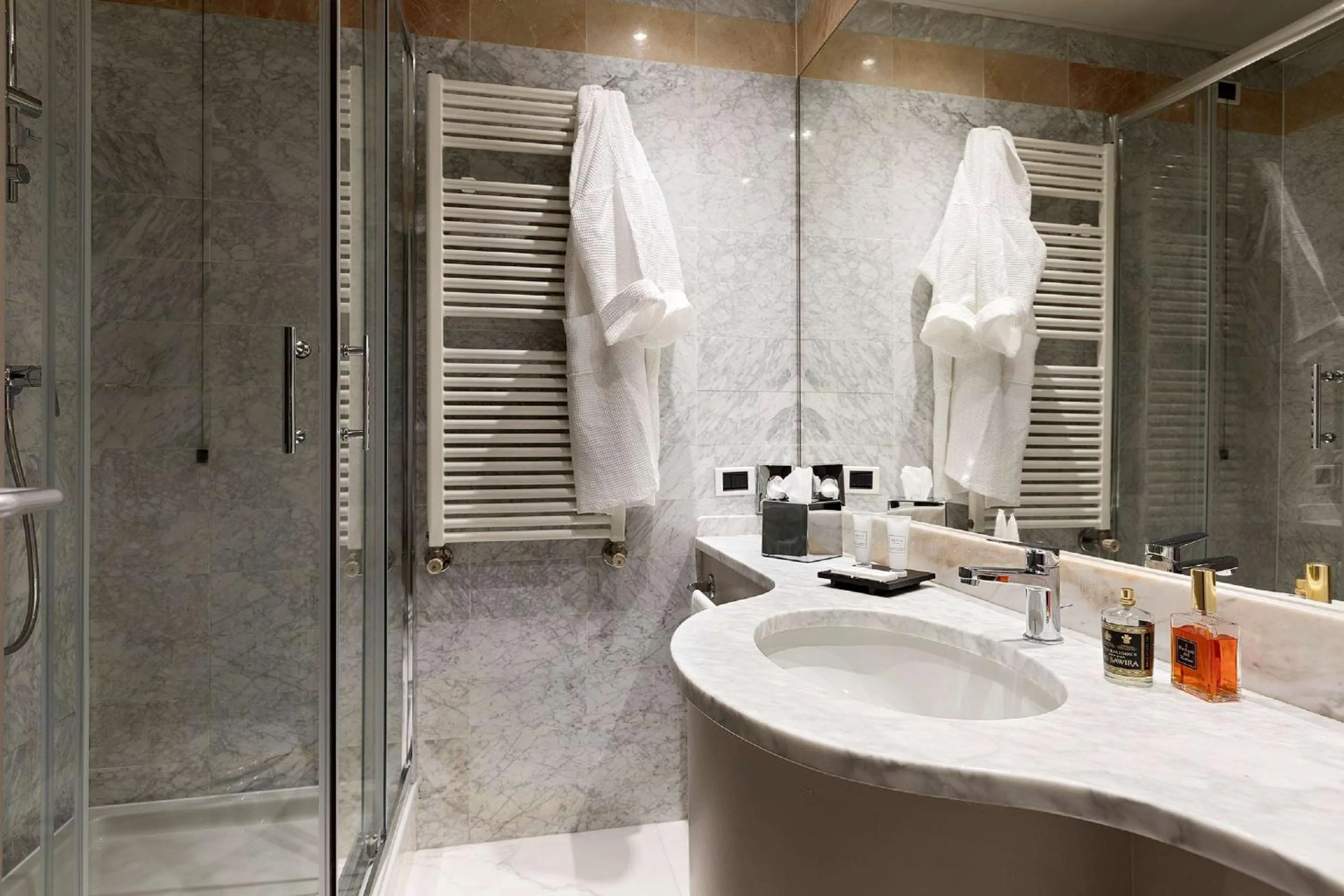 Bathroom in Albavilla Hotel & Co