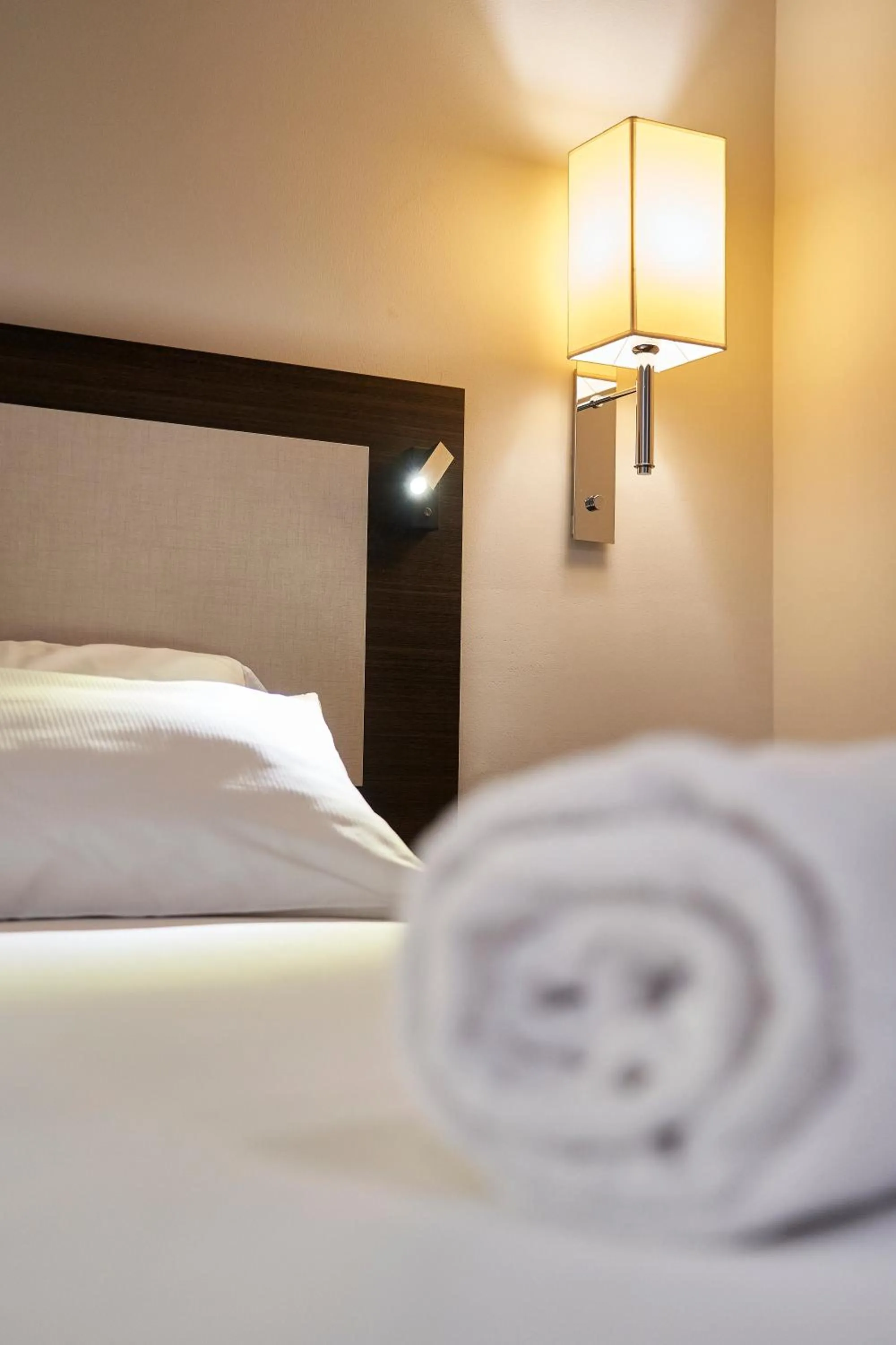 Bedroom, Bed in Hotel Leonardo da Vinci