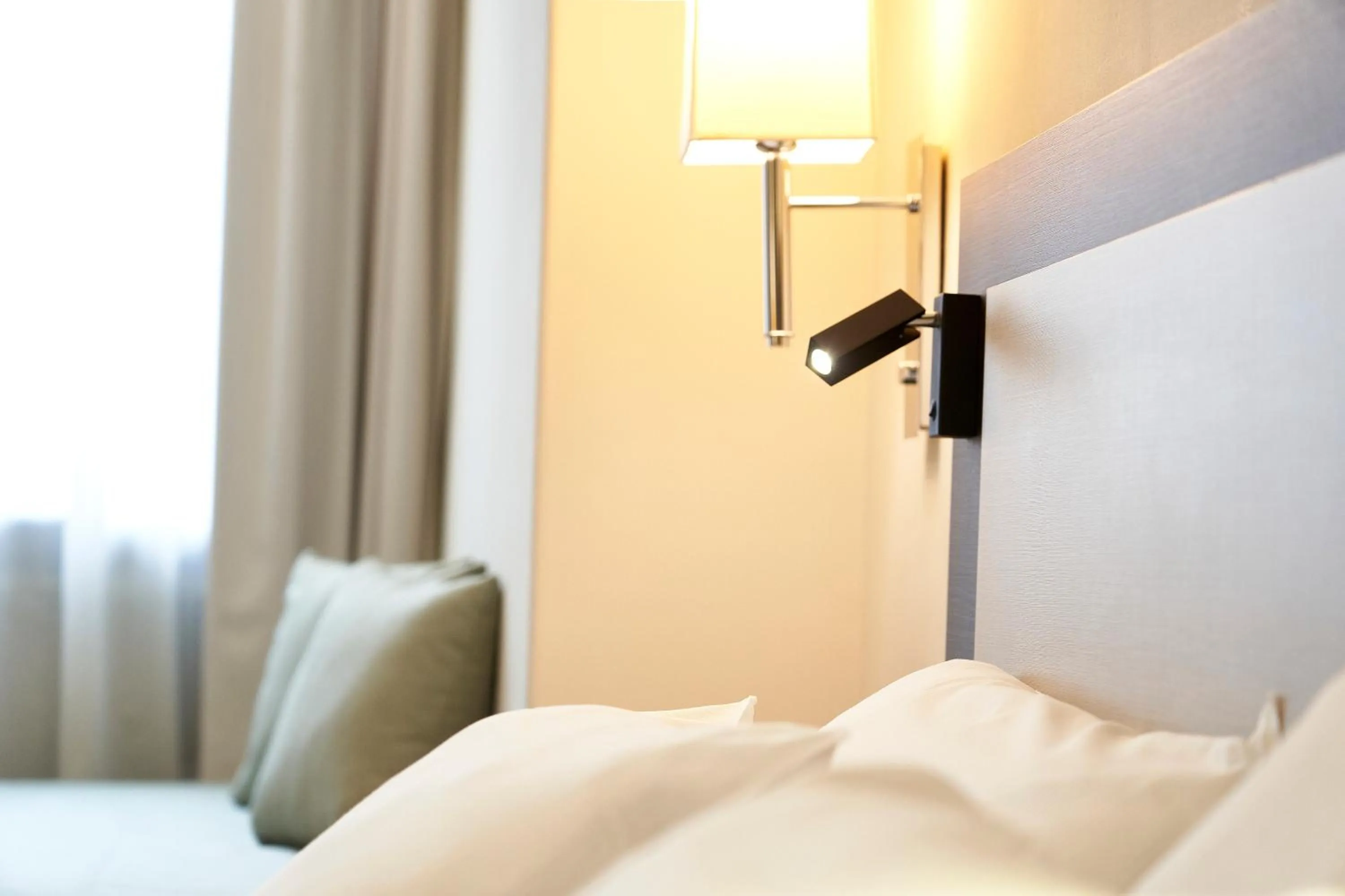 Bedroom, Bed in Hotel Leonardo da Vinci