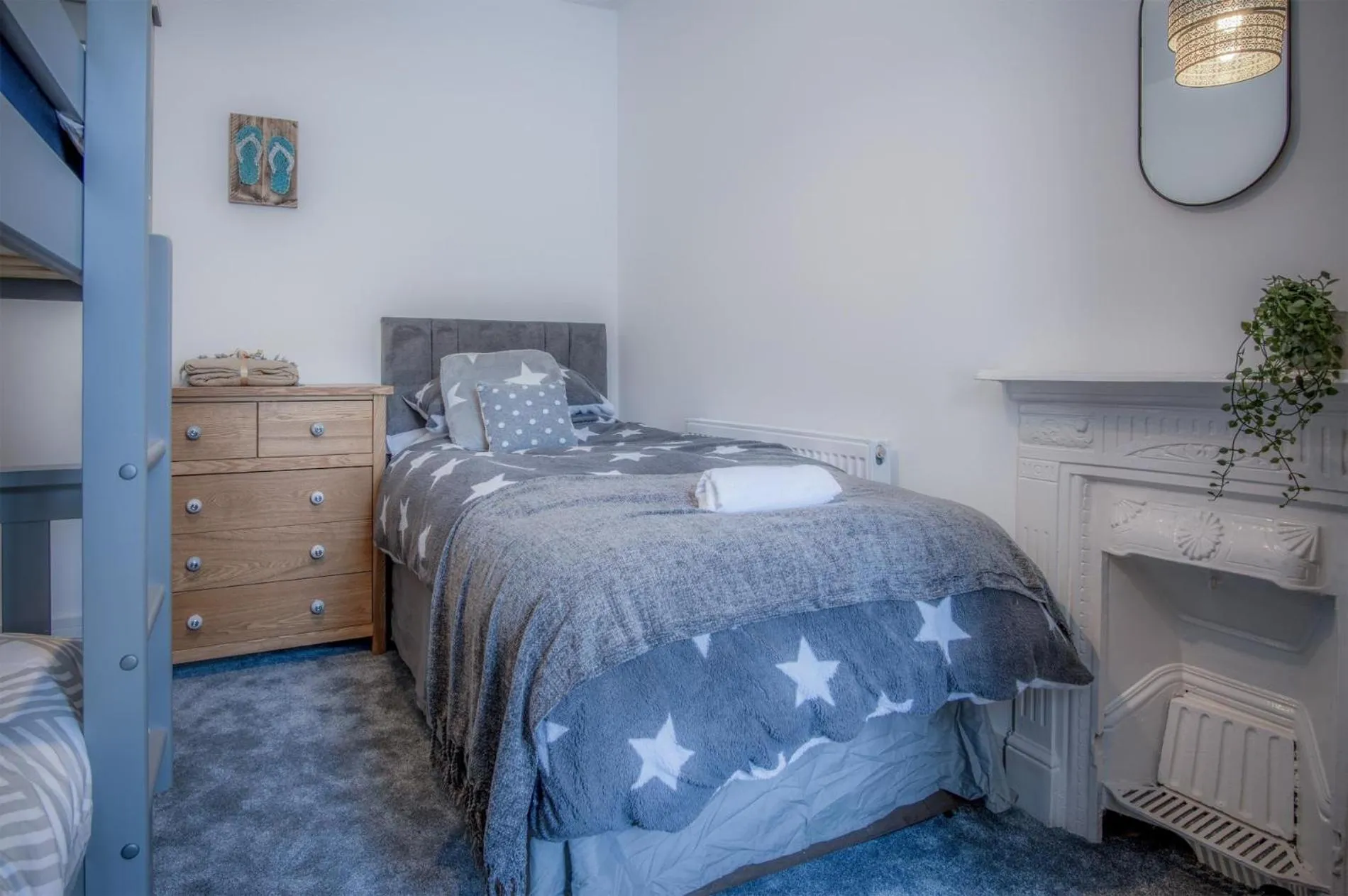 Floor plan, Bed in Hawtree Cottage - 2 Bedroom Cottage - Tenby