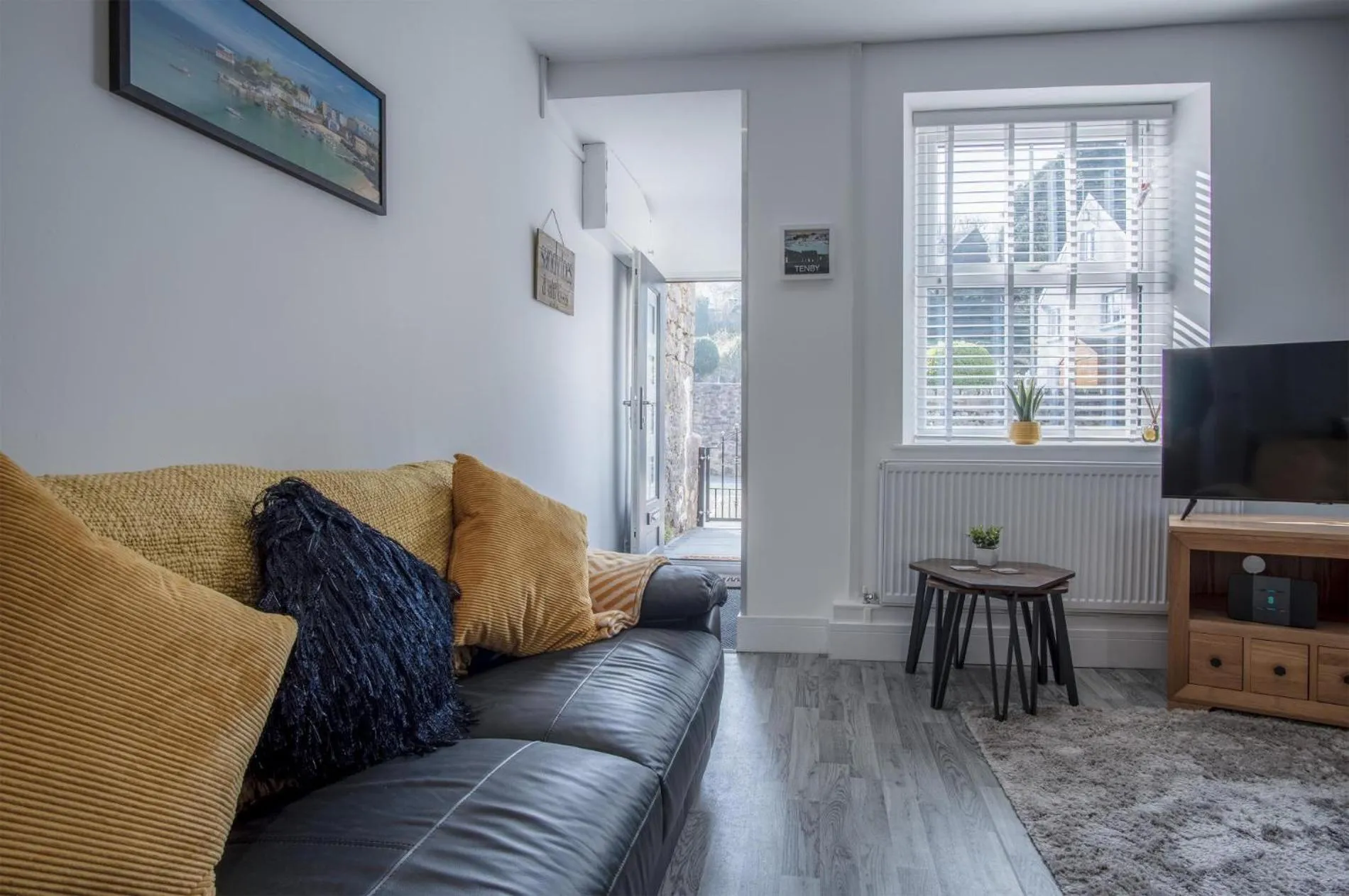 Floor plan in Hawtree Cottage - 2 Bedroom Cottage - Tenby