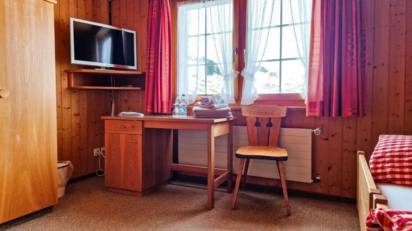 Budget Double Room - single occupancy in Gasthaus Rössli Budget Double Room - single occupancy in Gasthaus Rössli