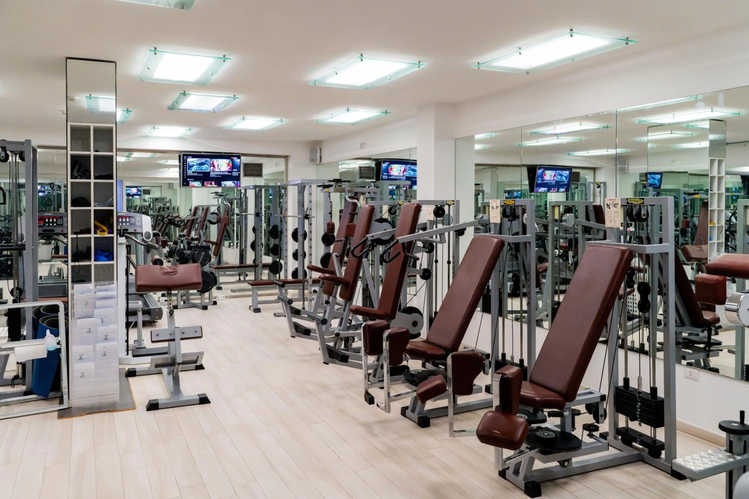 Fitness centre/facilities in Victoria Palace Hotel & Zen Wellness