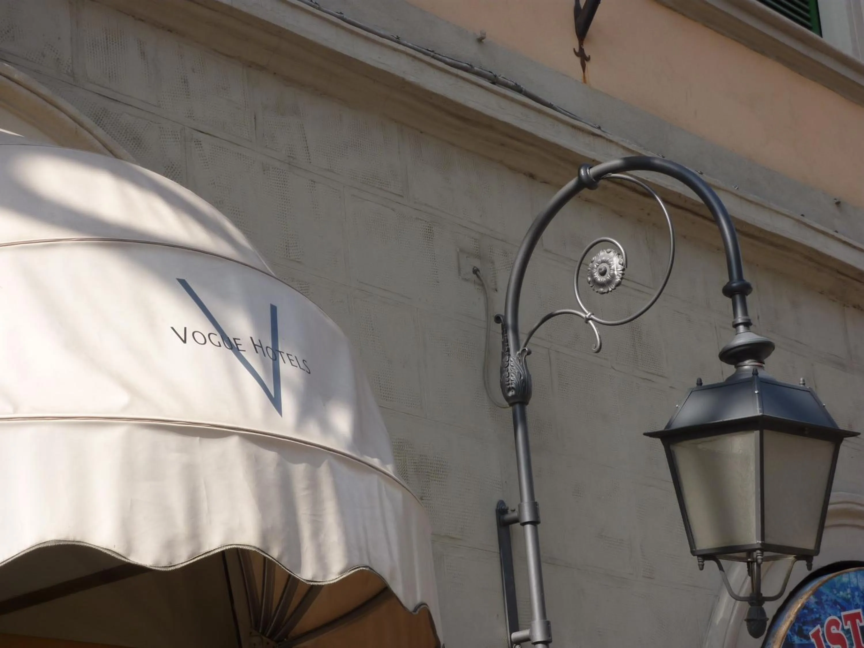 Facade/entrance in Vogue Hotel Arezzo