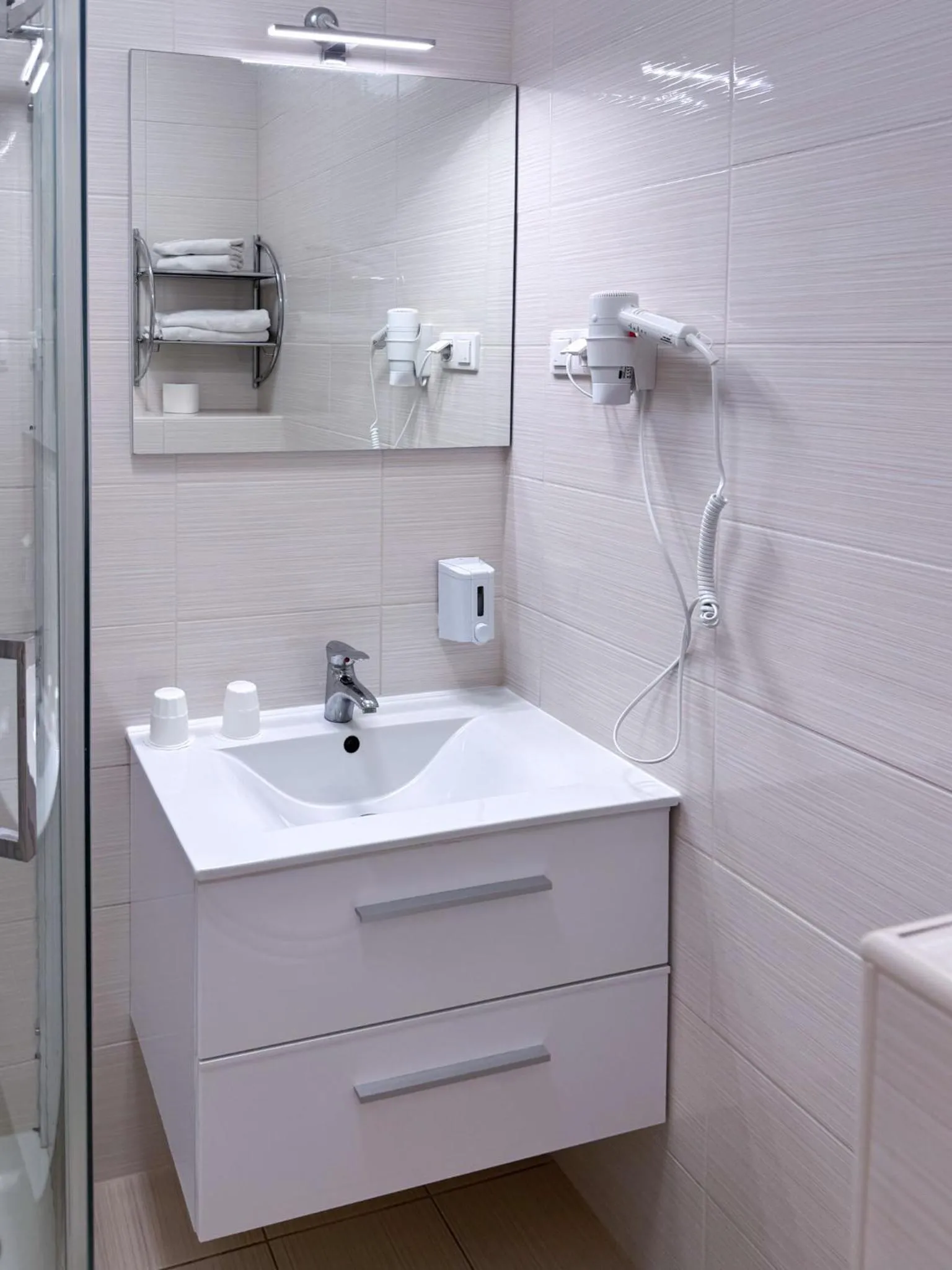 Shower in Camille Apartmanhouse