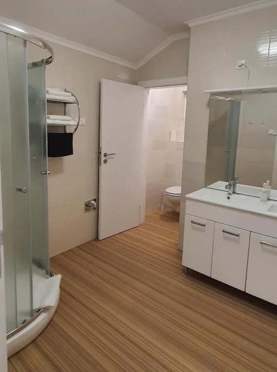 Shower in Camille Apartmanhouse