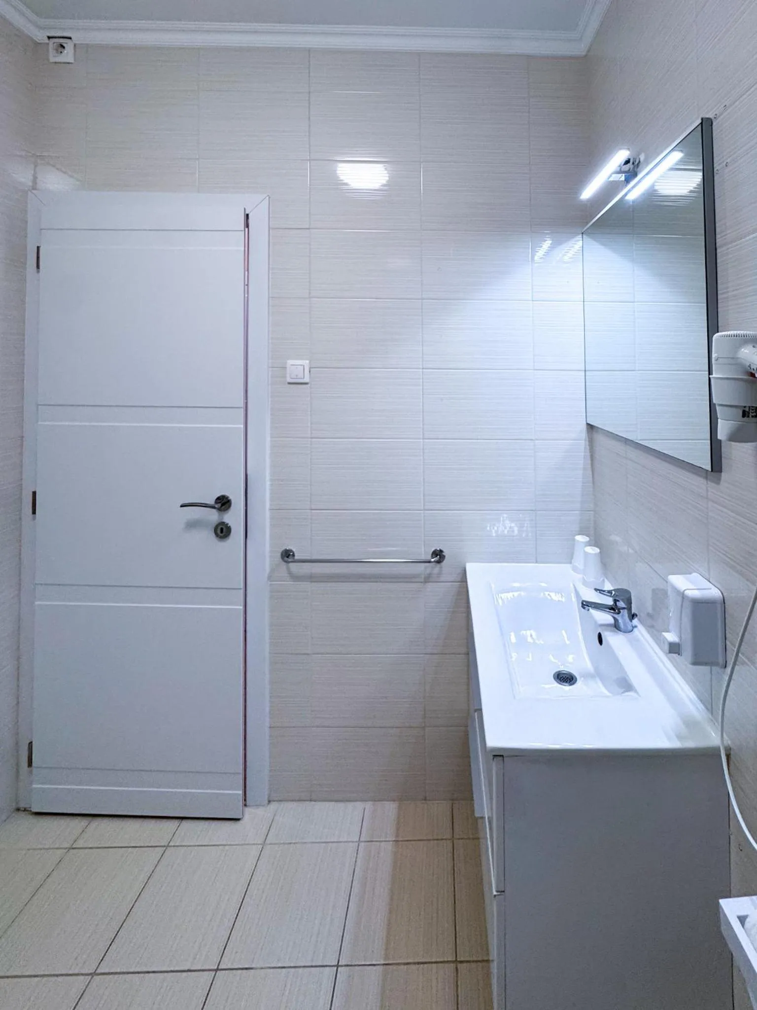 Shower in Camille Apartmanhouse