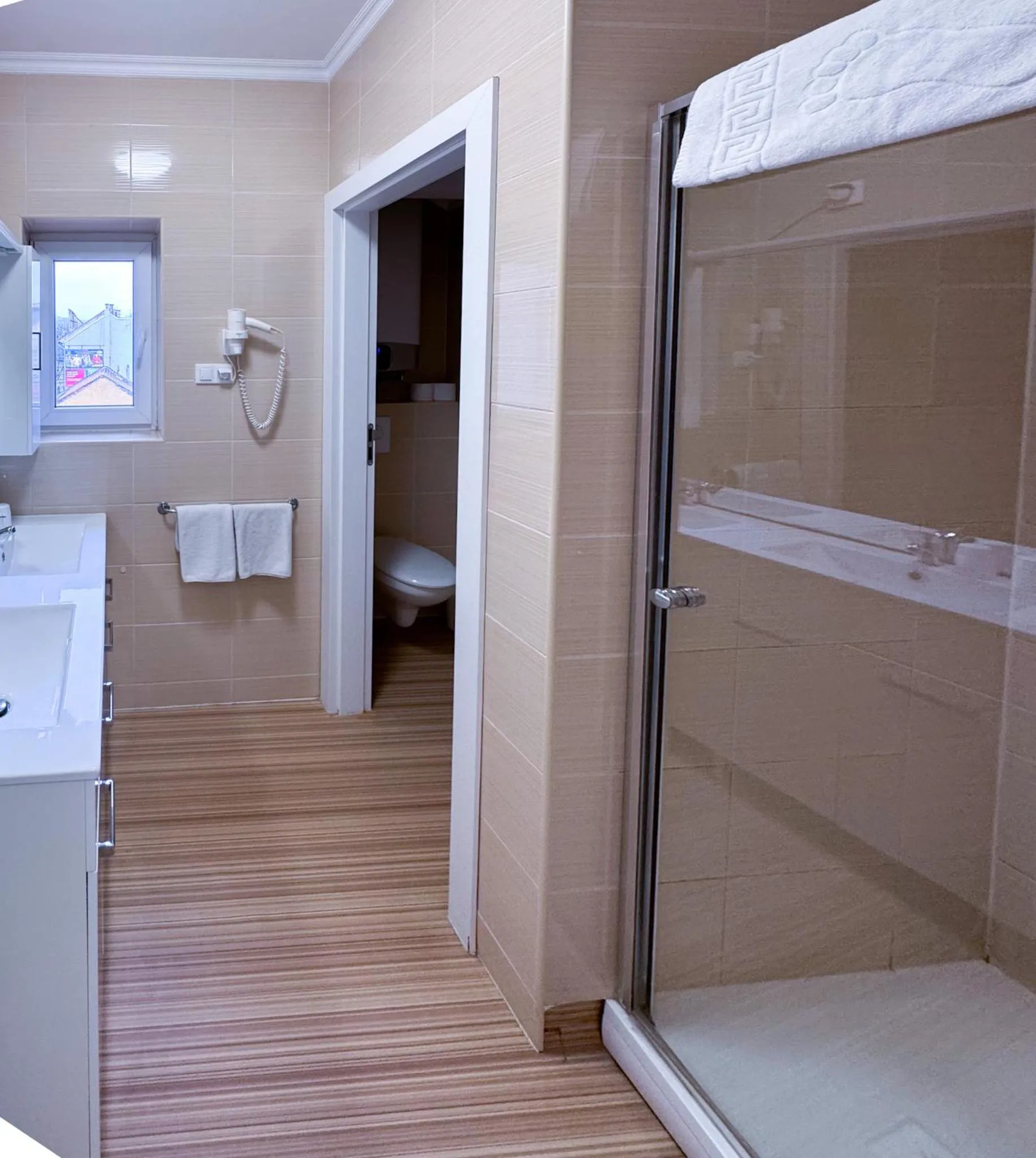 Shower in Camille Apartmanhouse