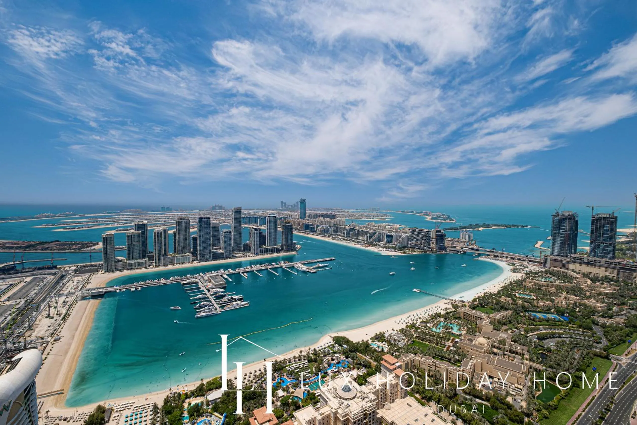 Sea view in LUX The Sky View Suite Dubai Marina