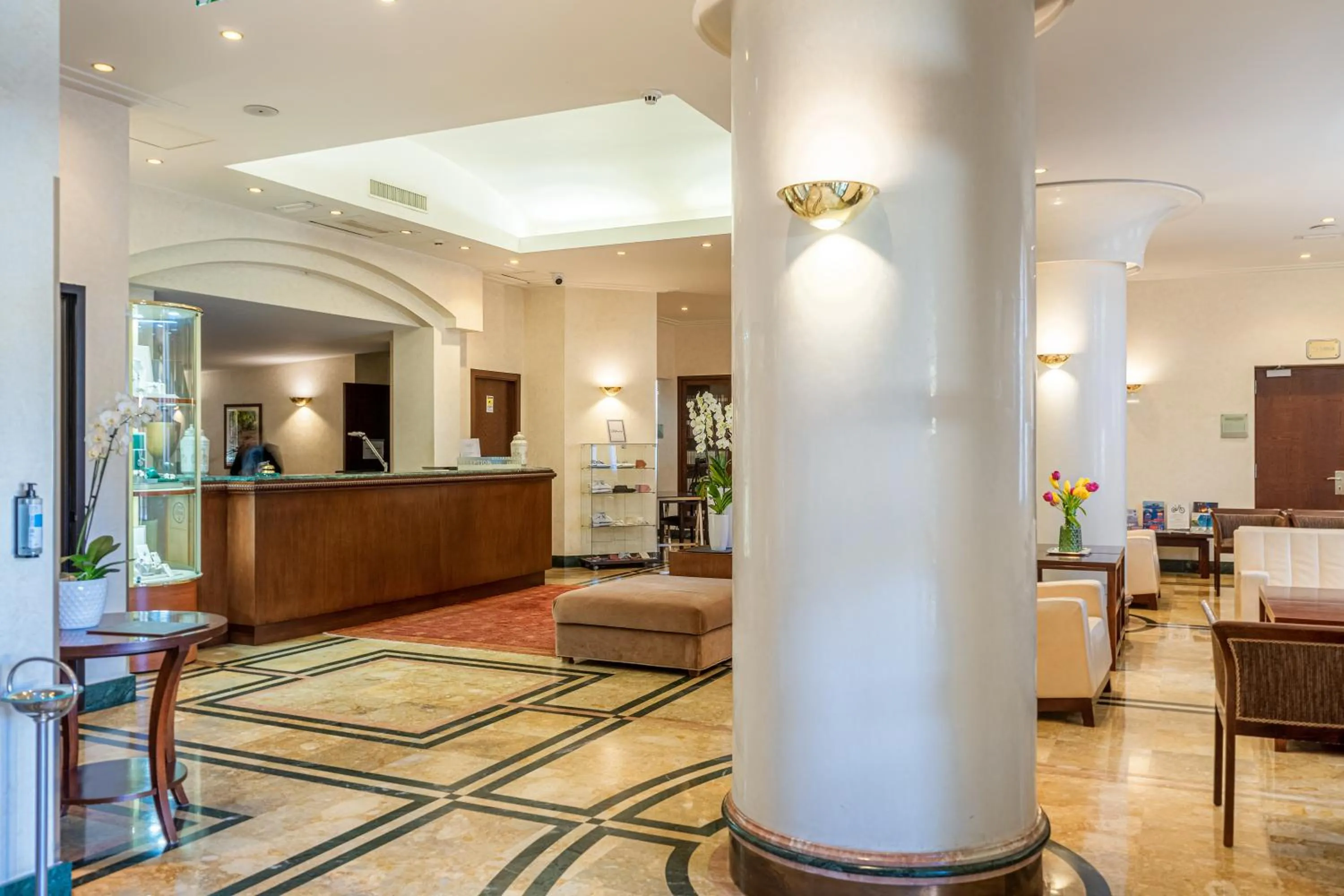 Lobby or reception in Hotel Cala Del Porto