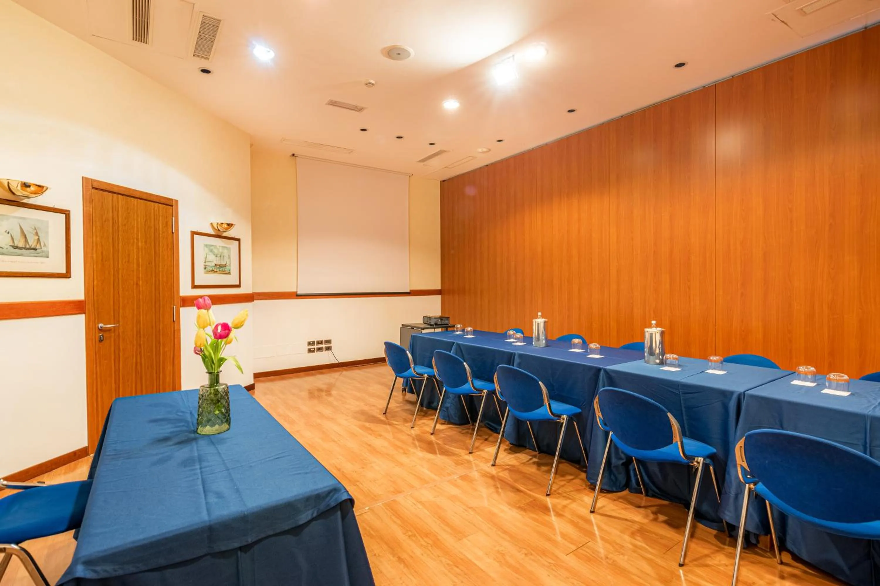 Business facilities in Hotel Cala Del Porto