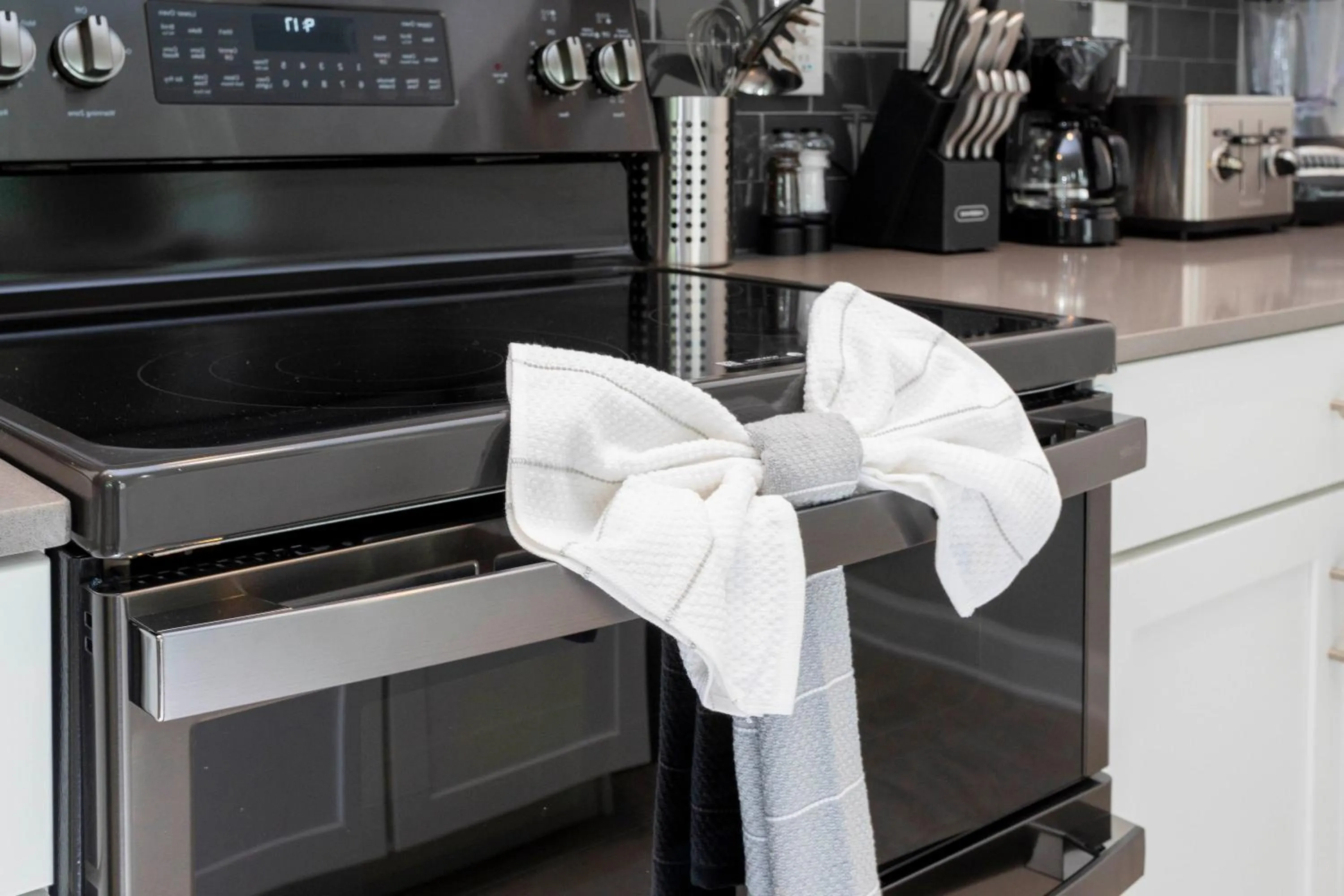 Gorgeous 4 Bd Close to Disney w/ Pool @ Storey Lake Resort 4245