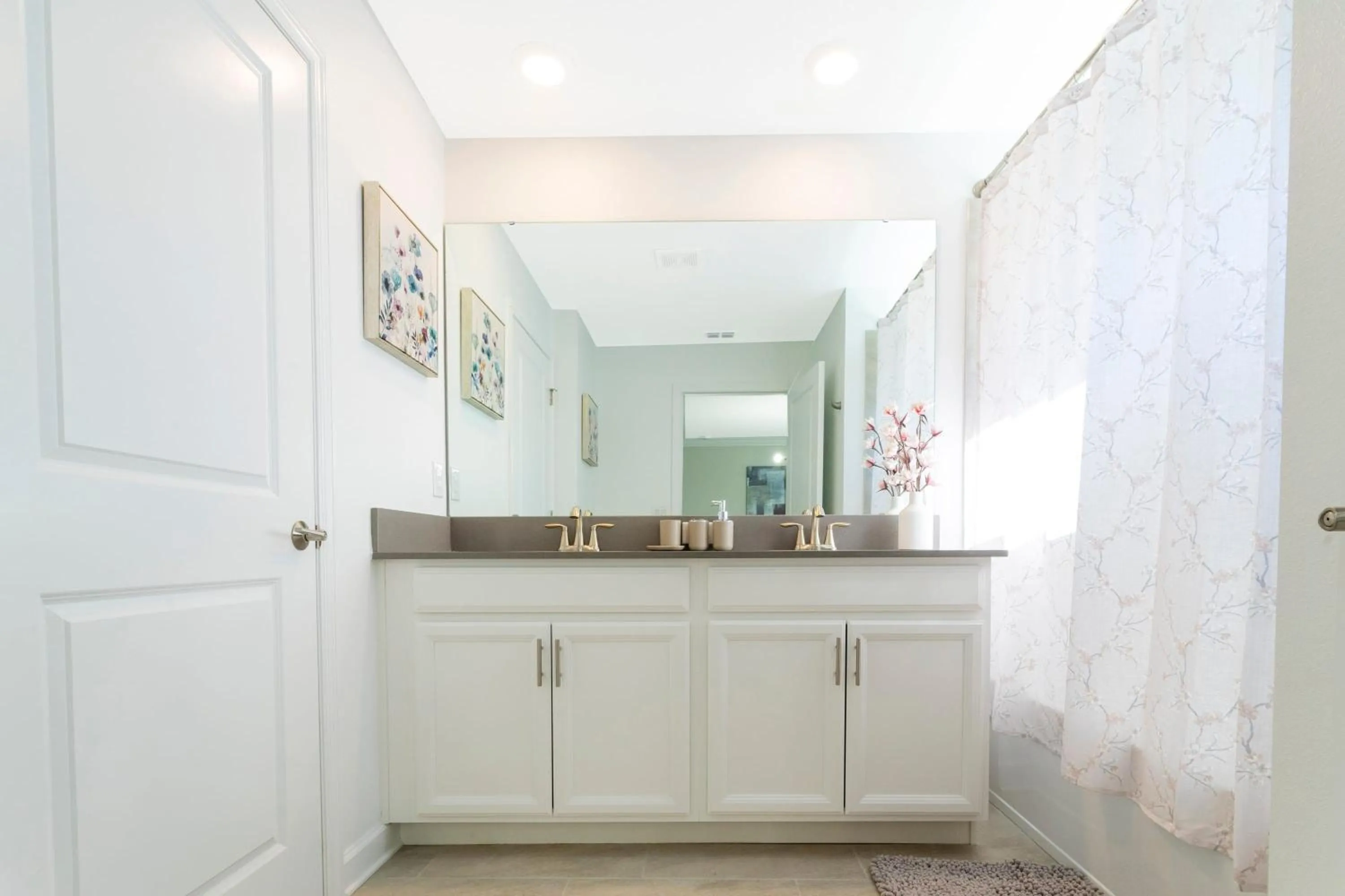 Gorgeous 4 Bd Close to Disney w/ Pool @ Storey Lake Resort 4245