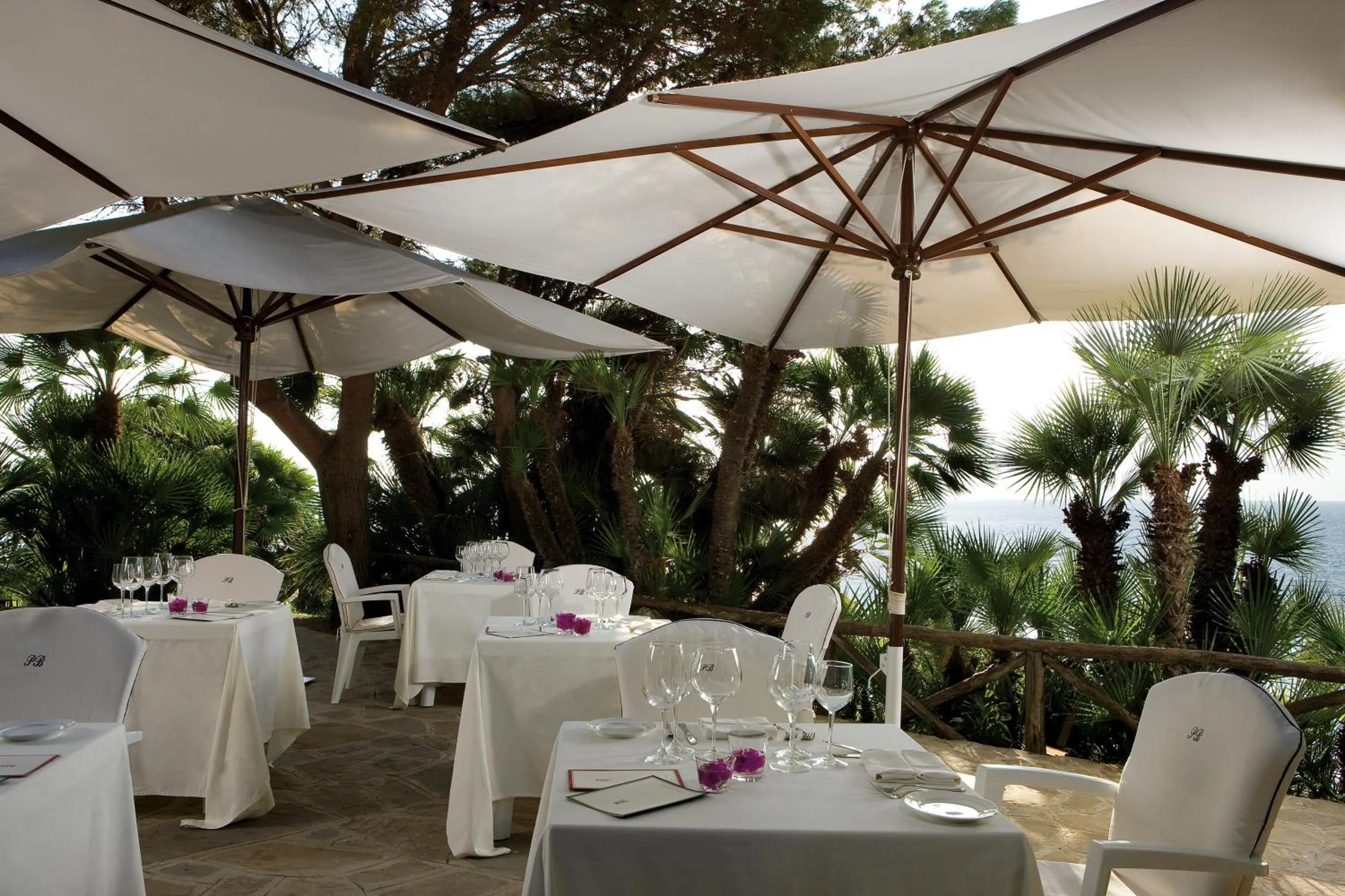 Lounge or bar in Palazzo Belmonte