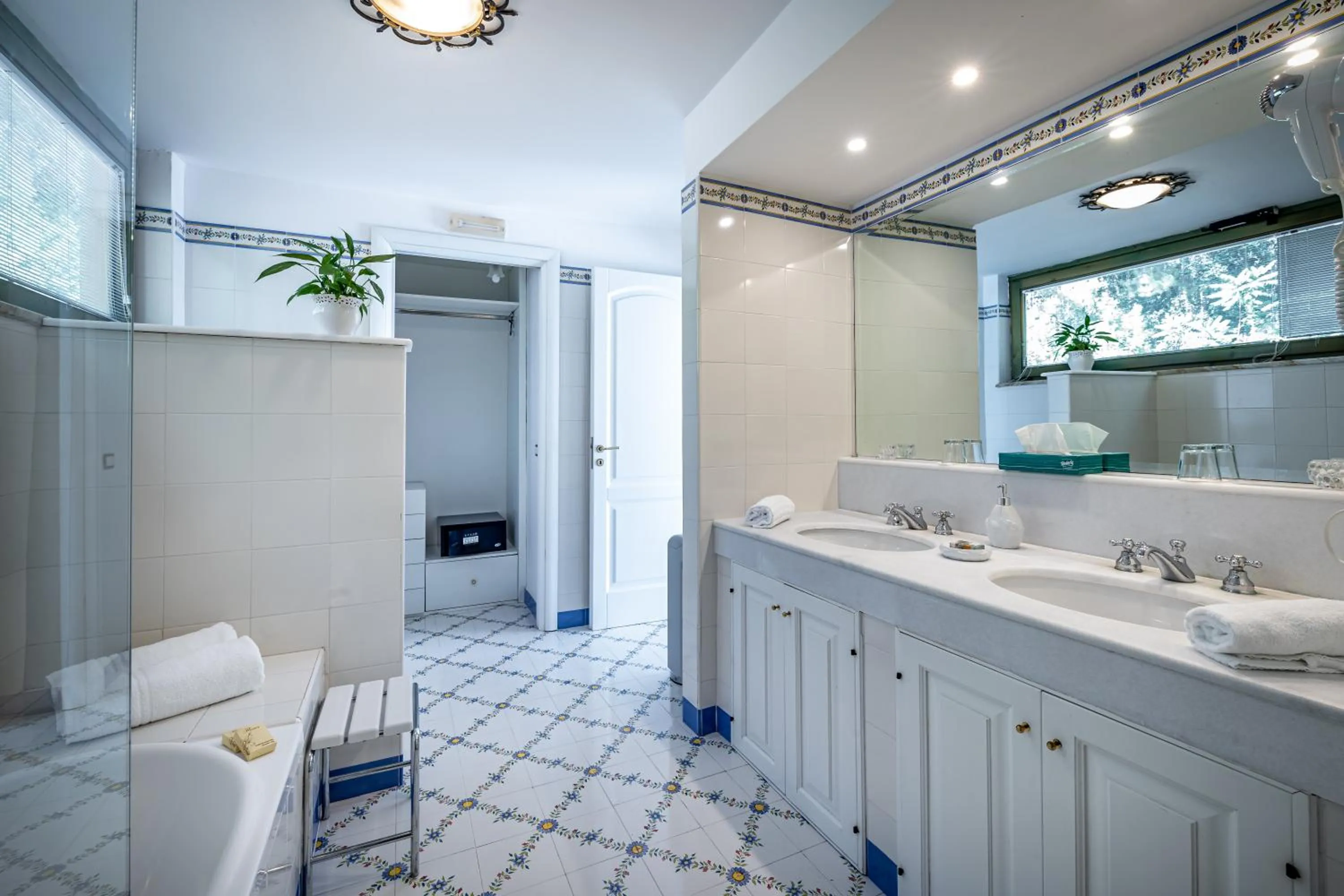 Bathroom in Palazzo Belmonte