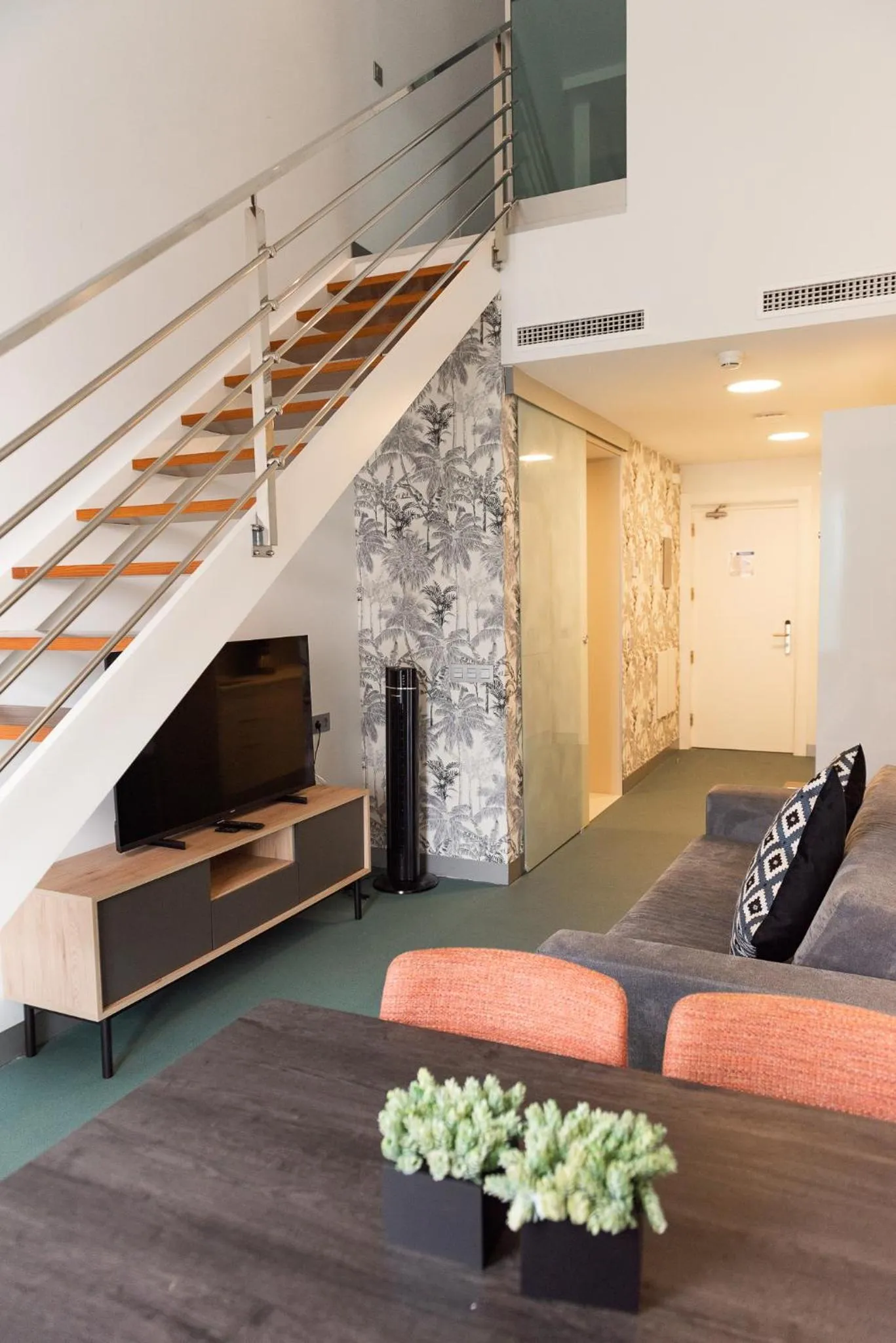 Seating area in RK Farallón Canteras