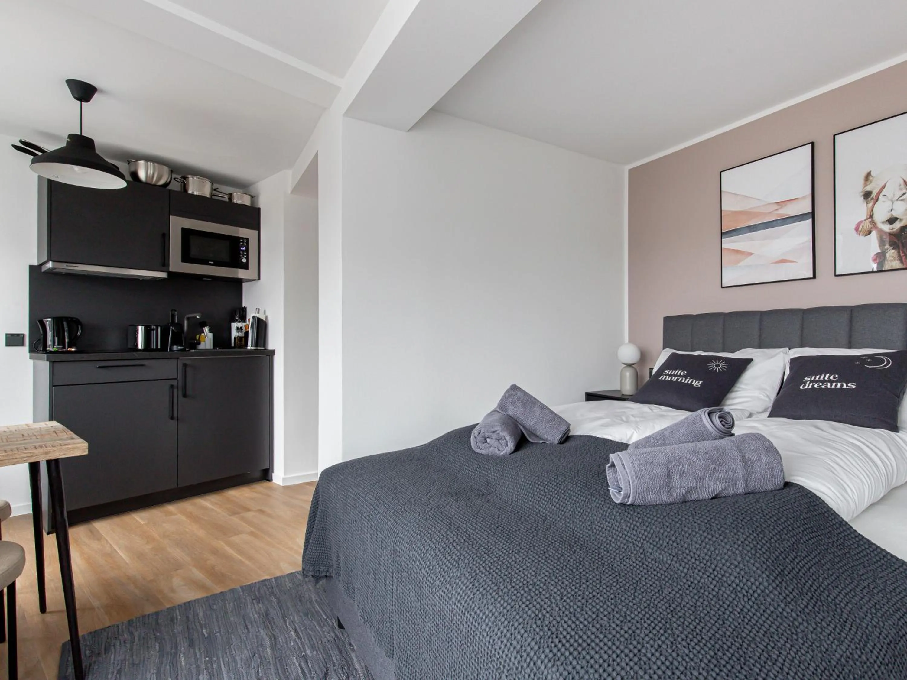 Bed in Limehome Essen Kettwiger Straße