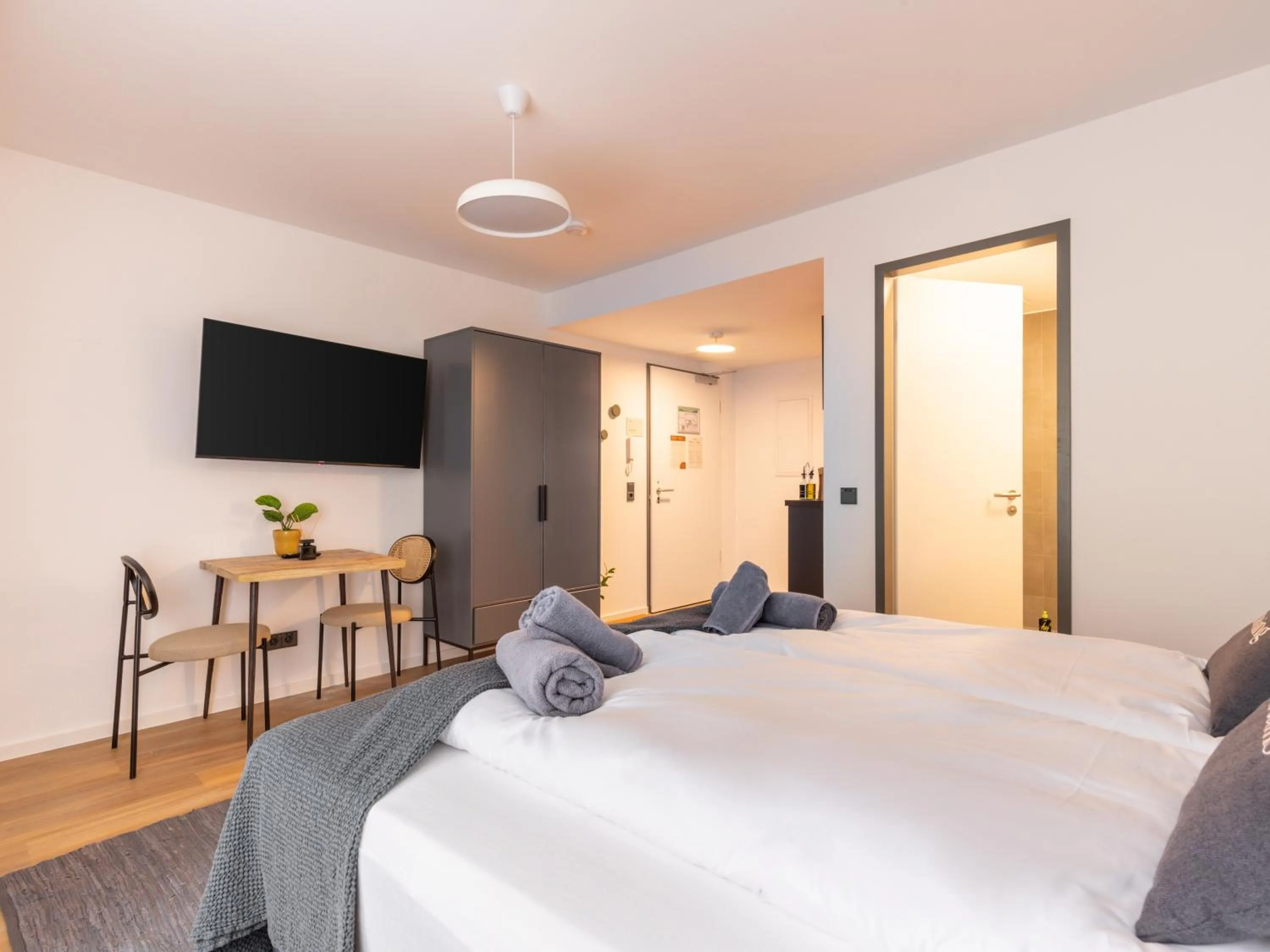 Bed in Limehome Essen Kettwiger Straße