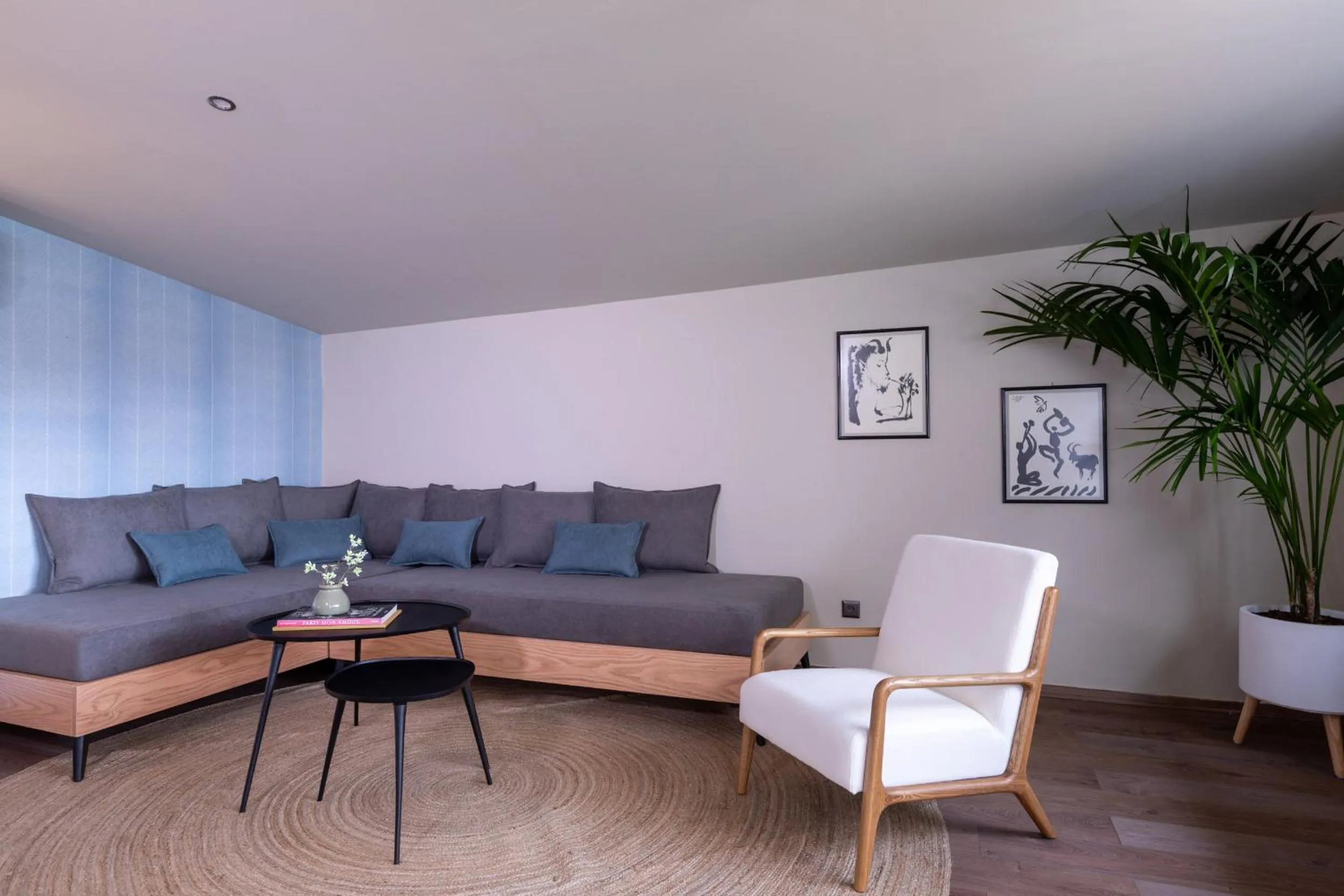 Seating area in Arcade Hotel Athens