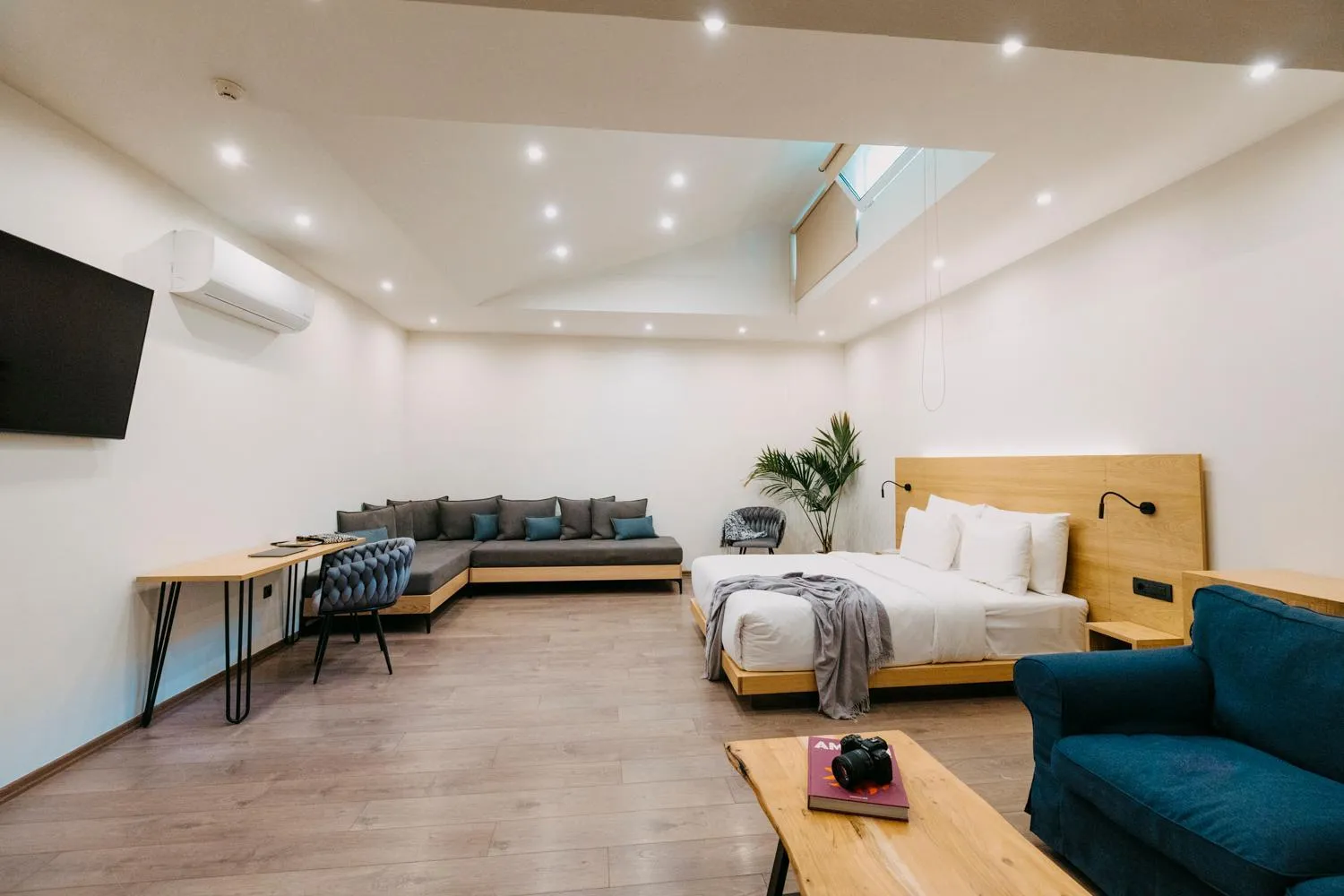 TV and multimedia, Bed in Arcade Hotel Athens