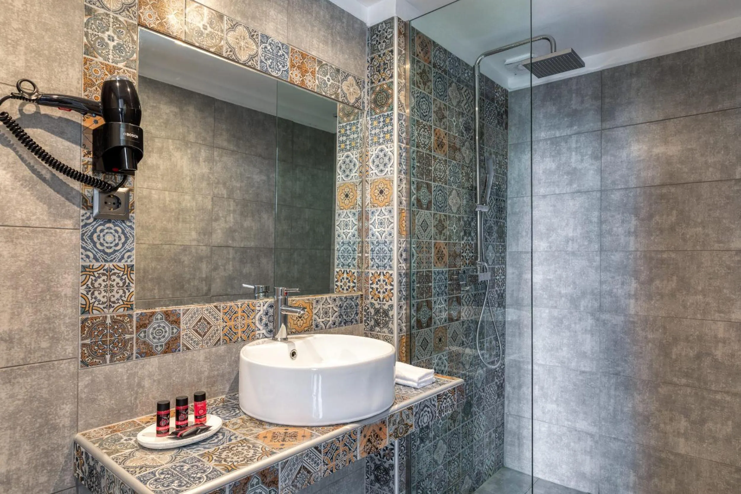 Bathroom in Arcade Hotel Athens