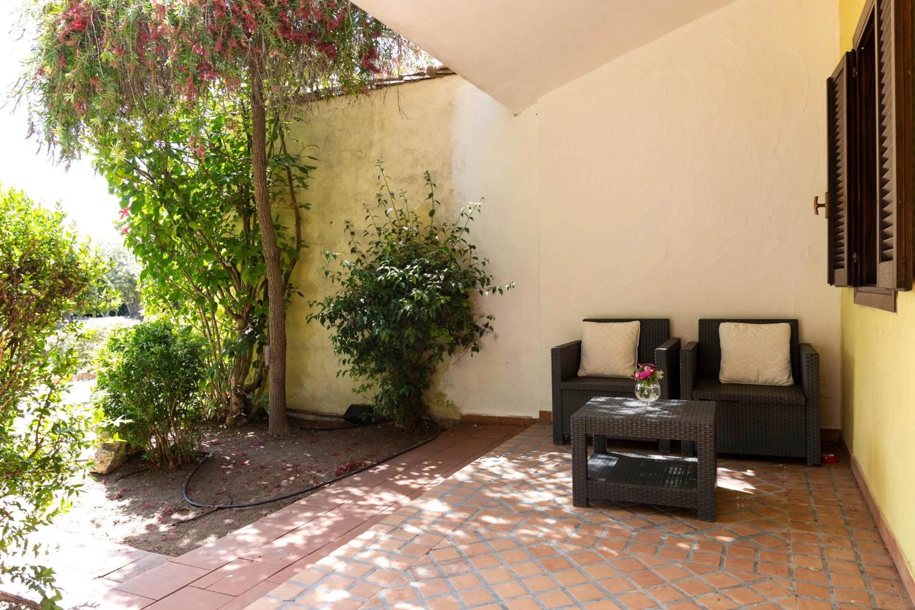 Patio in Is Benas Country Lodge