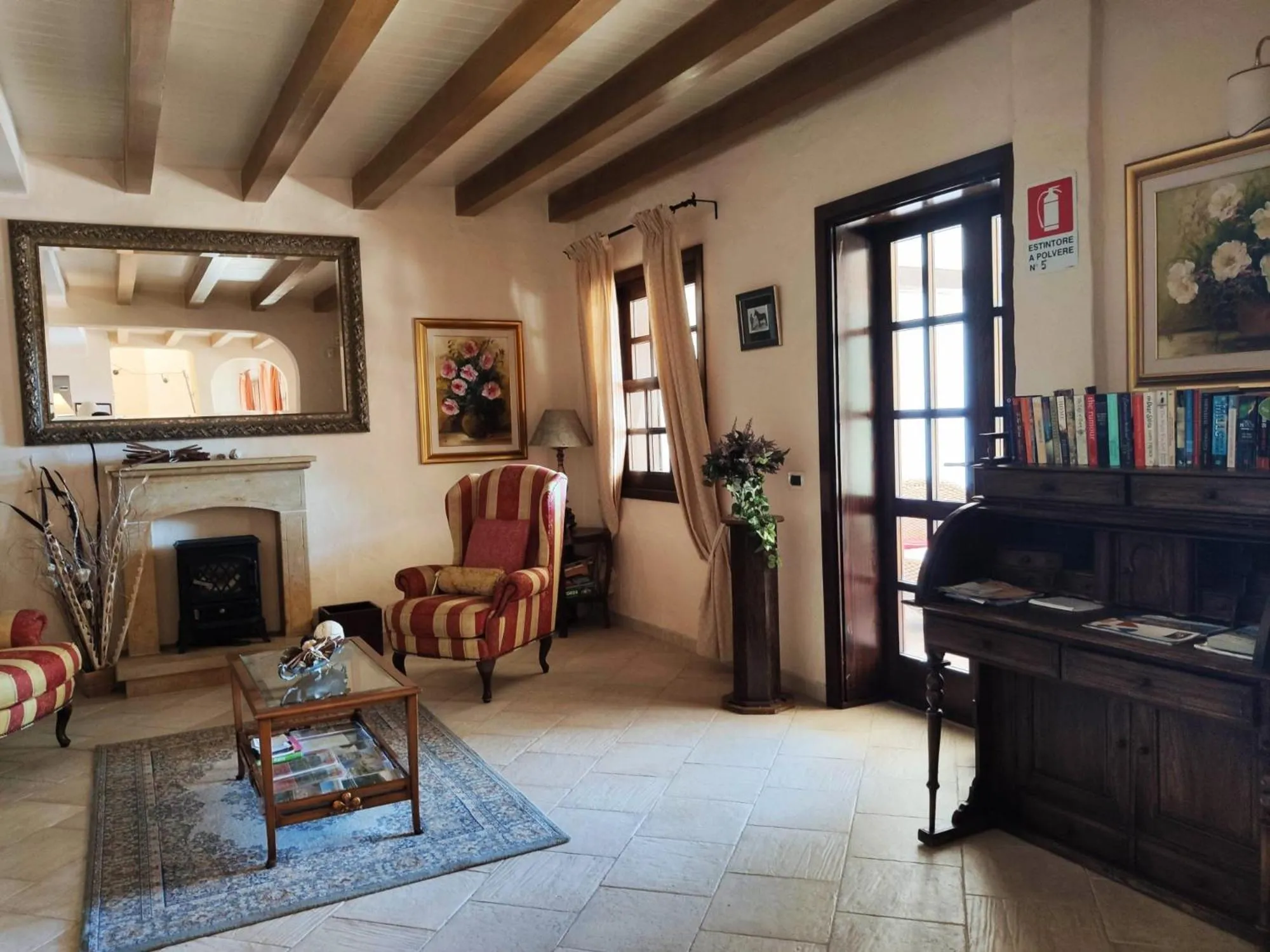 Lobby or reception in Is Benas Country Lodge