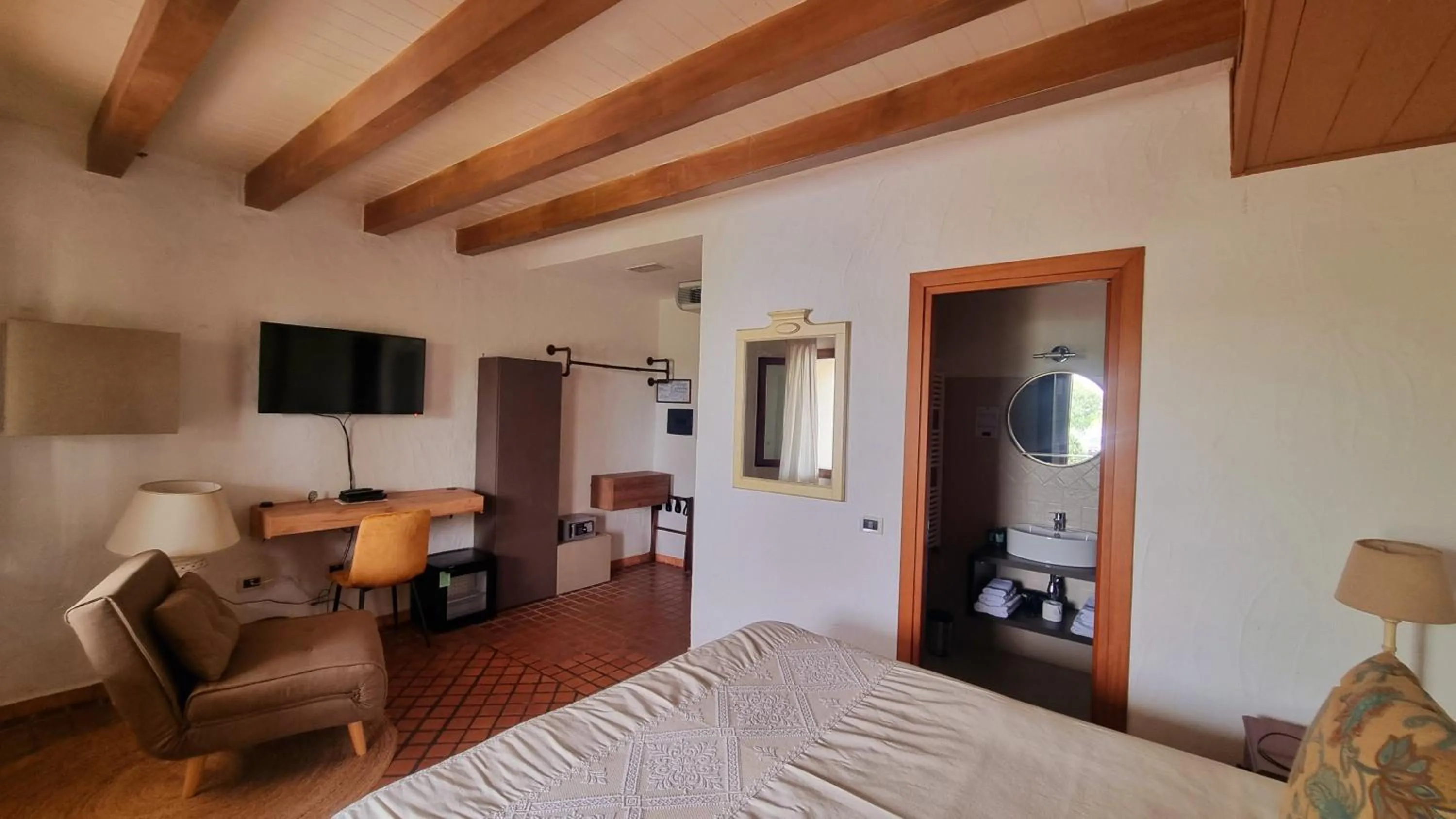 Photo of the whole room, Bed in Is Benas Country Lodge