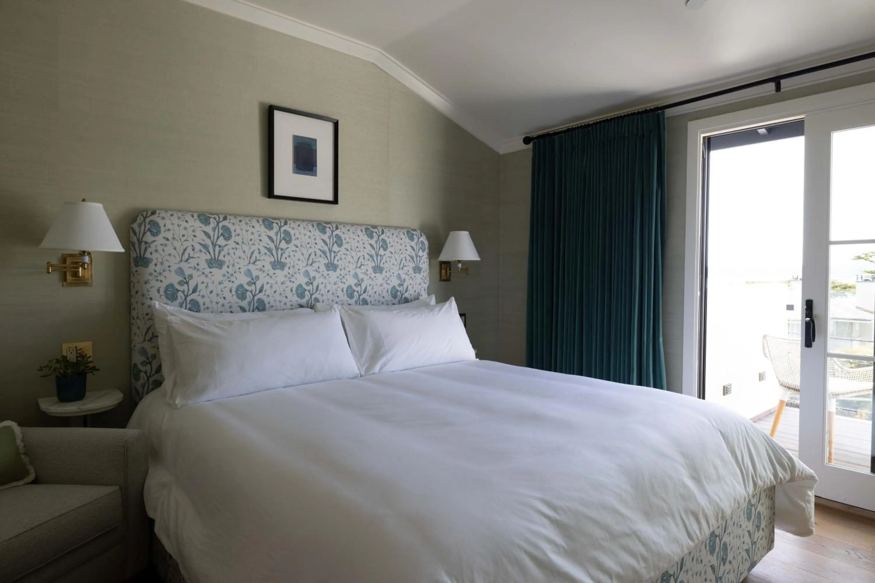 Bed in Villa Mara Carmel