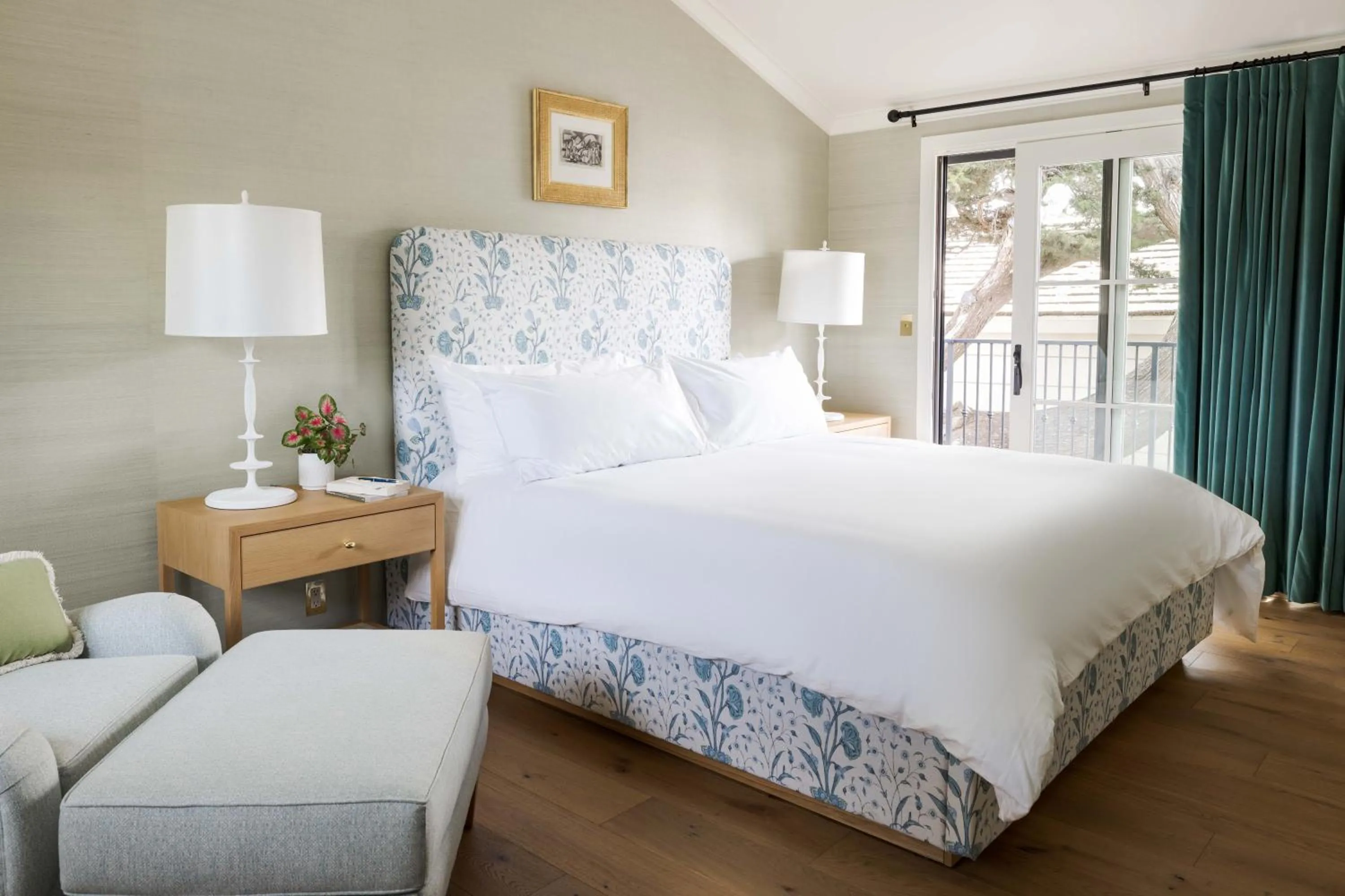 Bed in Villa Mara Carmel