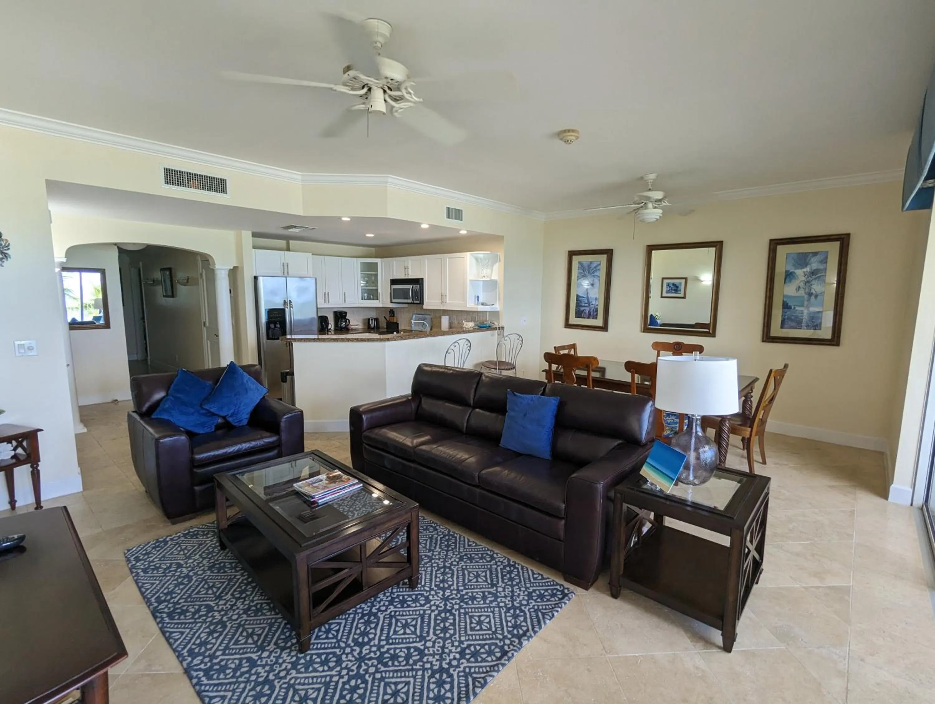 Living room in Villa Renaissance Grace Bay