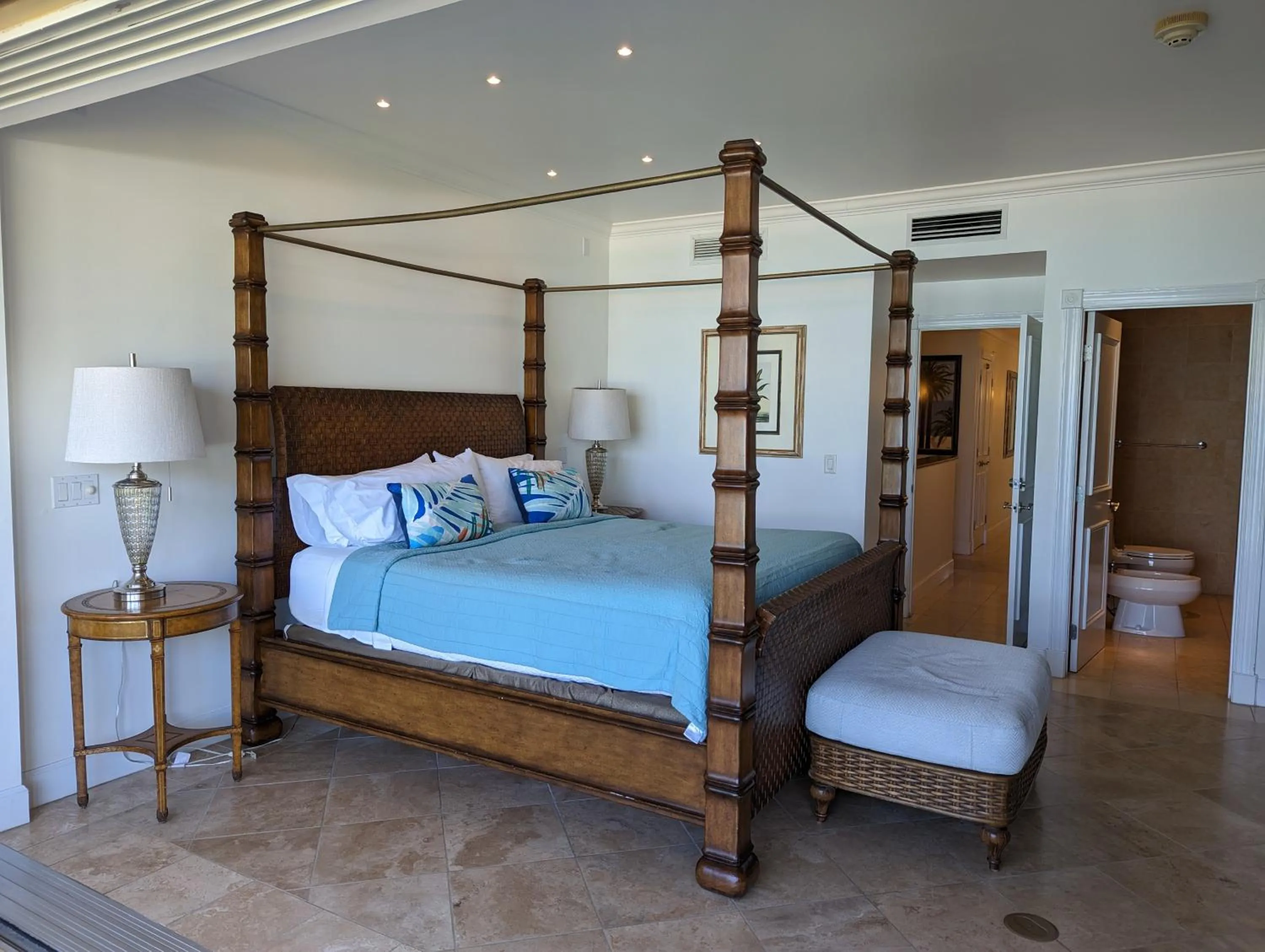 Bed in Villa Renaissance Grace Bay