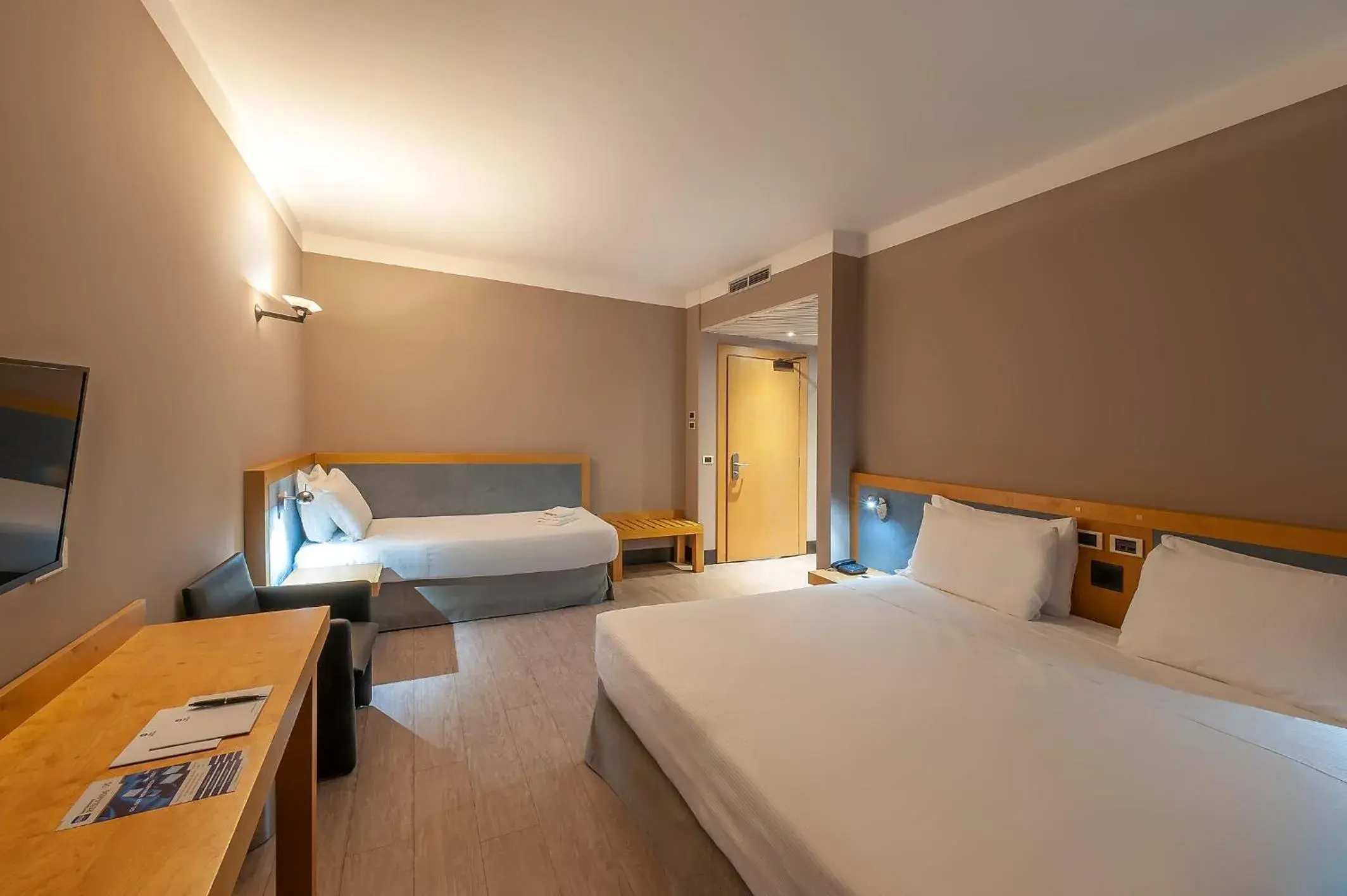 Economy Triple Room in Best Western Hotel Quattrotorri Economy Triple Room in Best Western Hotel Quattrotorri