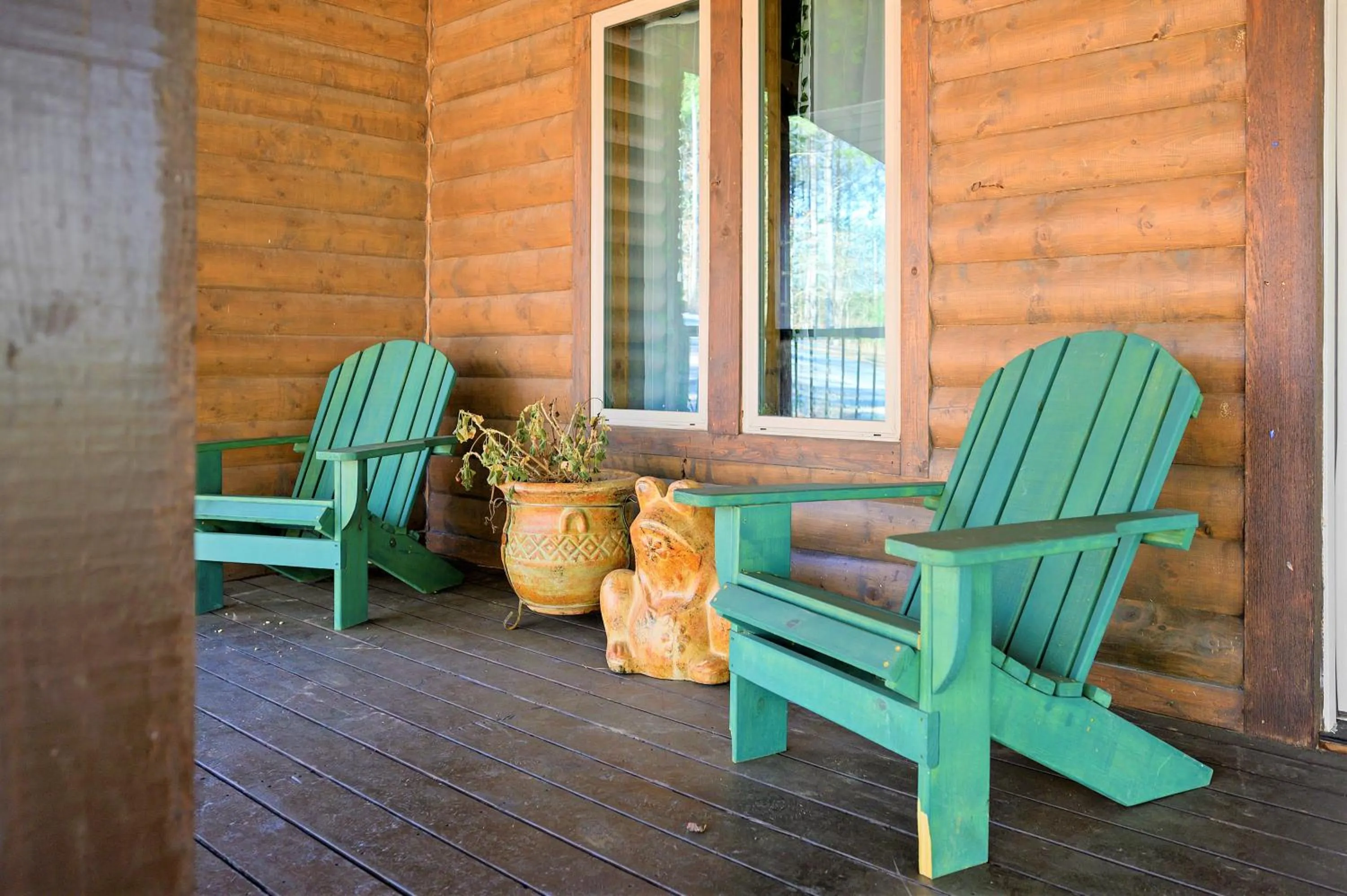 The Nomi Lodge - Sleeps 28 - Gorgeous Rustic Cabin, Centrally Located, Tons of Amenities