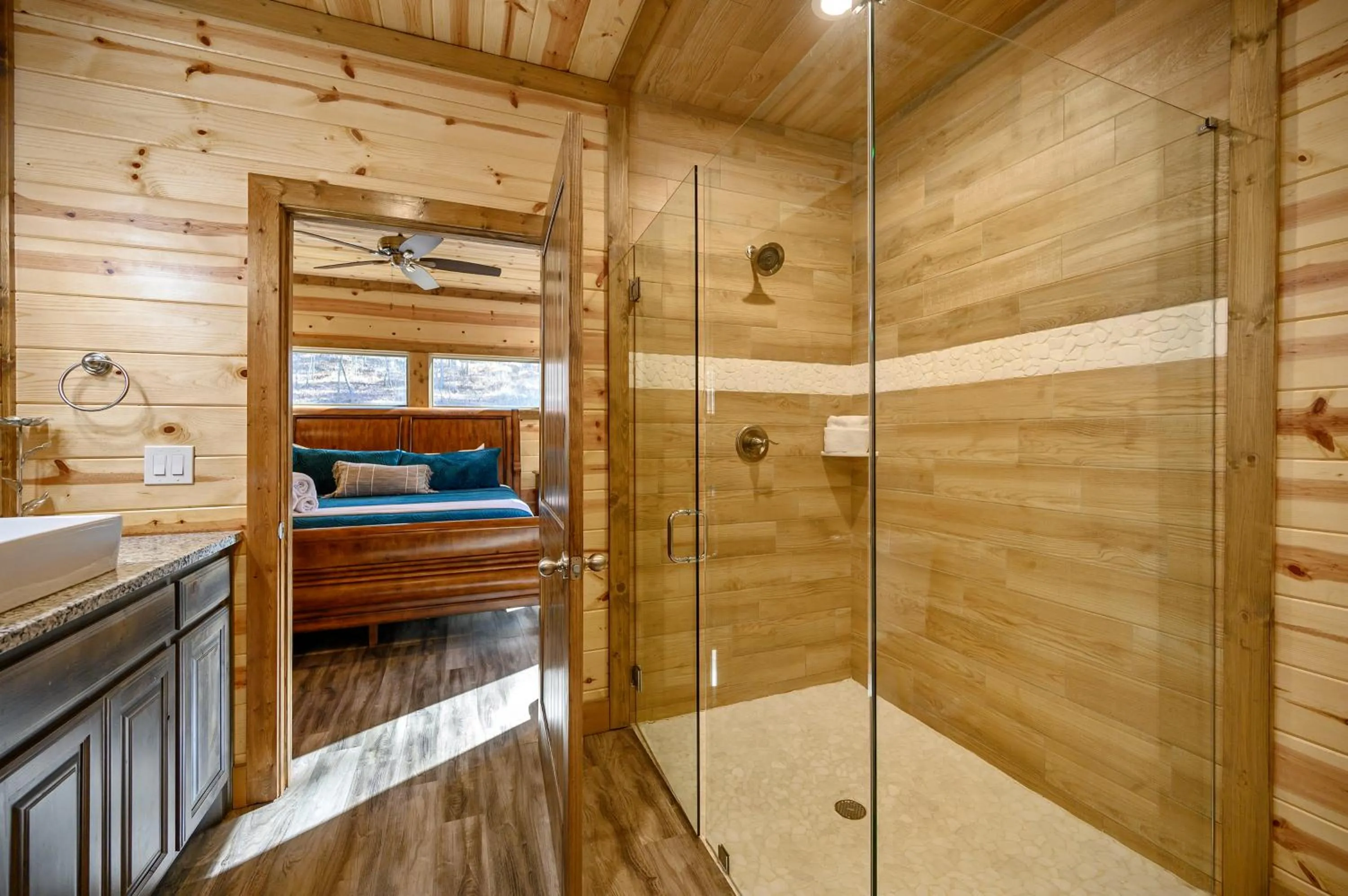 Bed in The Nomi Lodge - Sleeps 28 - Gorgeous Rustic Cabin, Centrally Located, Tons of Amenities