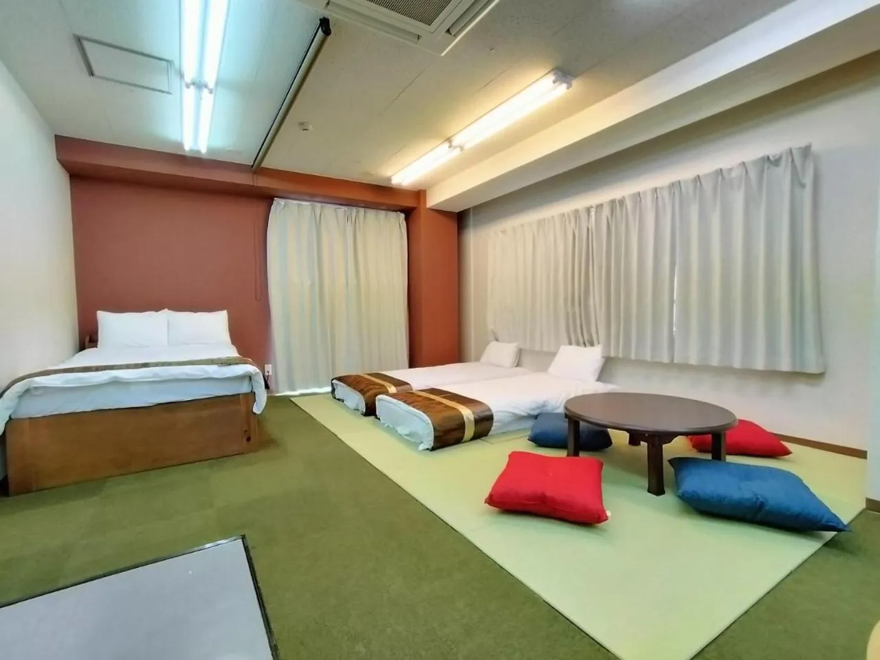 Photo of the whole room, Bed in Ozawa Building