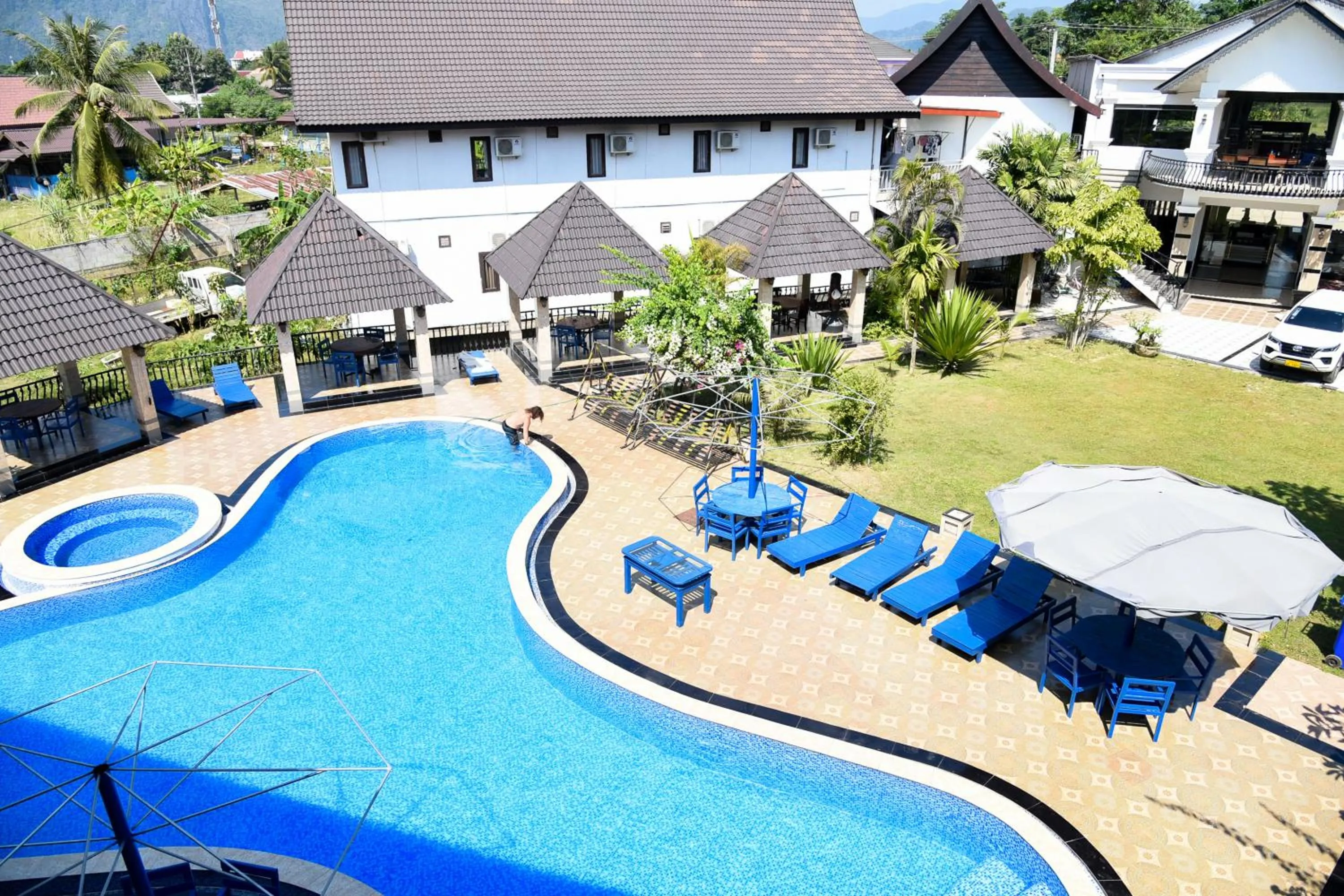 Swimming pool in Vang Vieng Diamond Resort