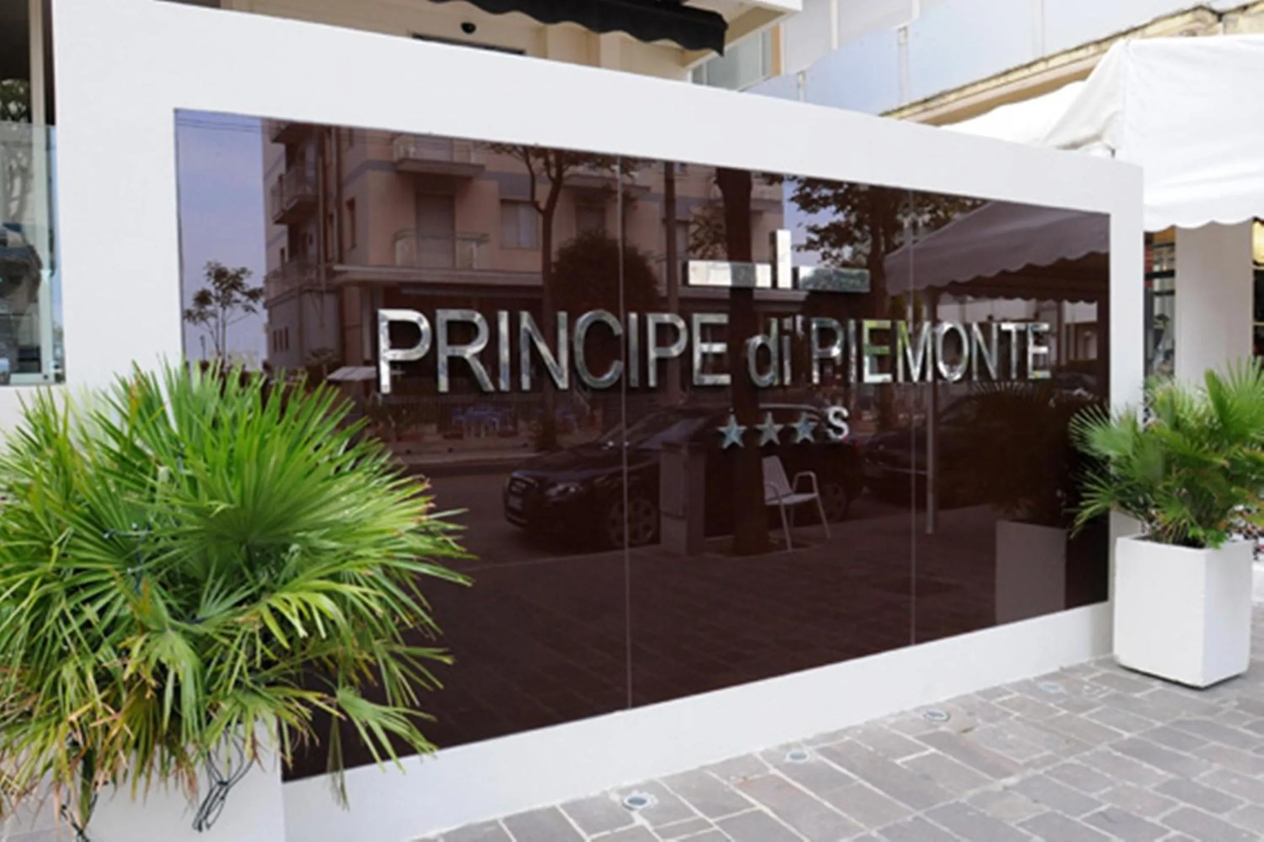 Facade/entrance in Hotel Principe di Piemonte