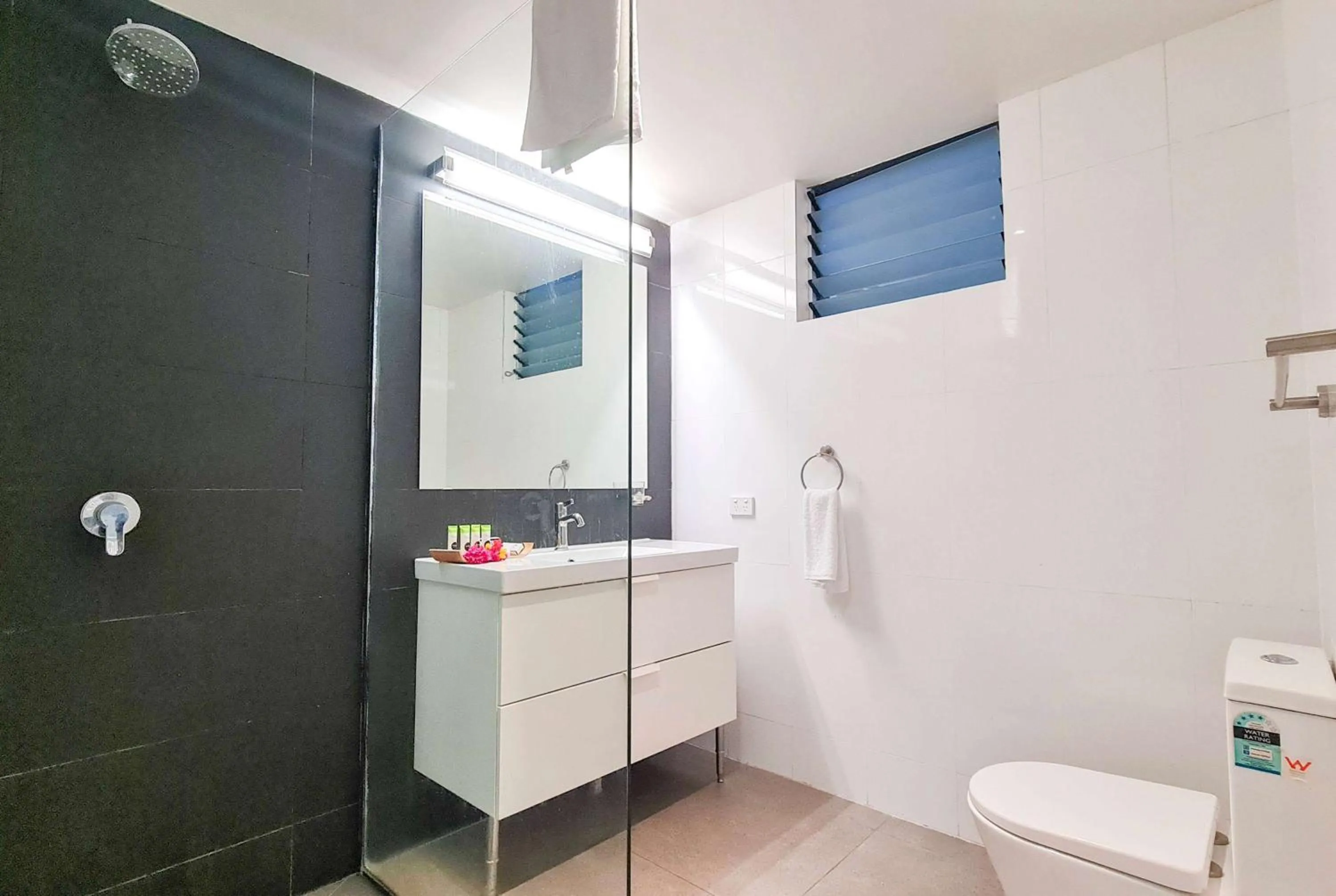 TV and multimedia in Ramada Suites By Wyndham Seafront Coral Coast