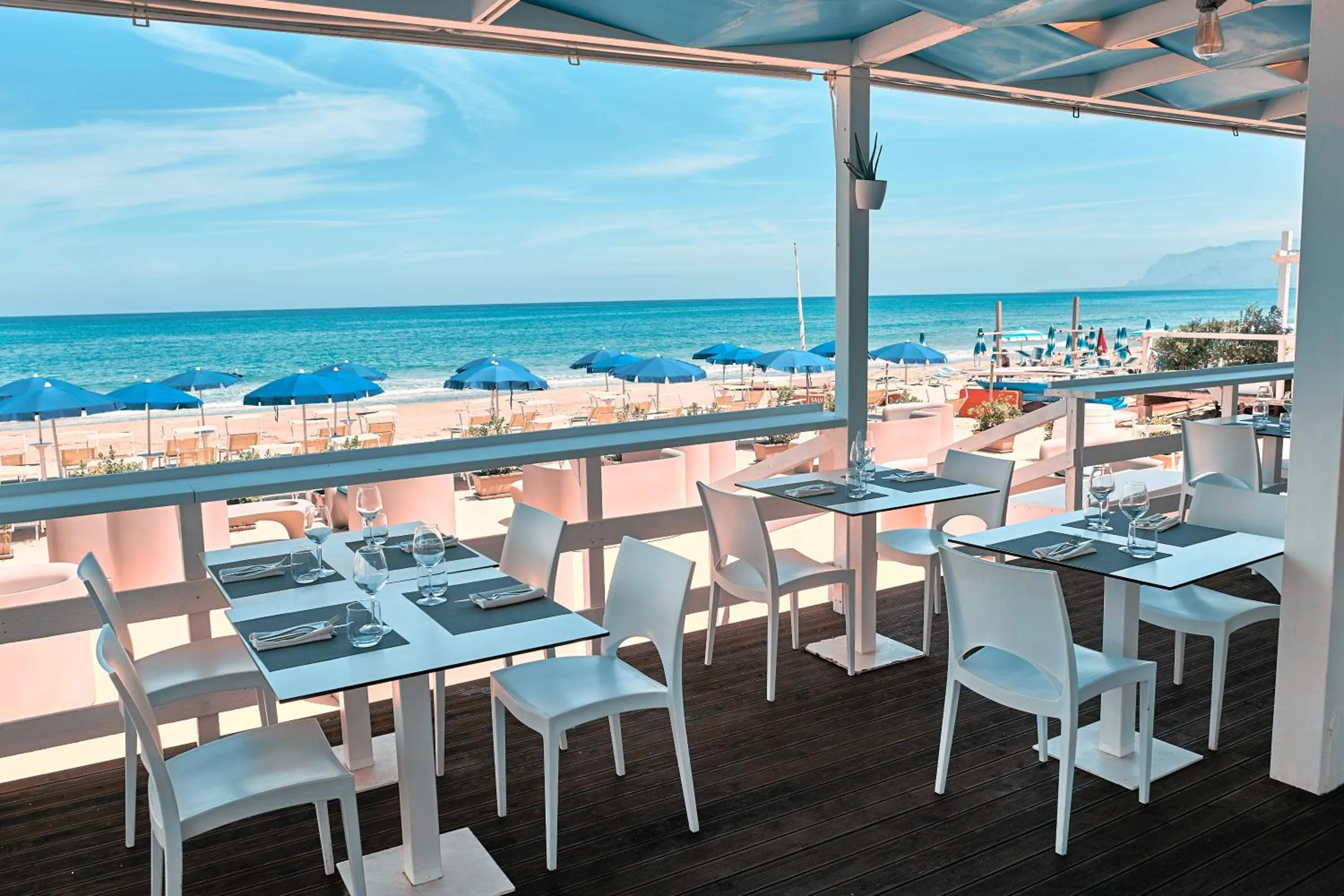 Restaurant/places to eat in Hotel La Battigia