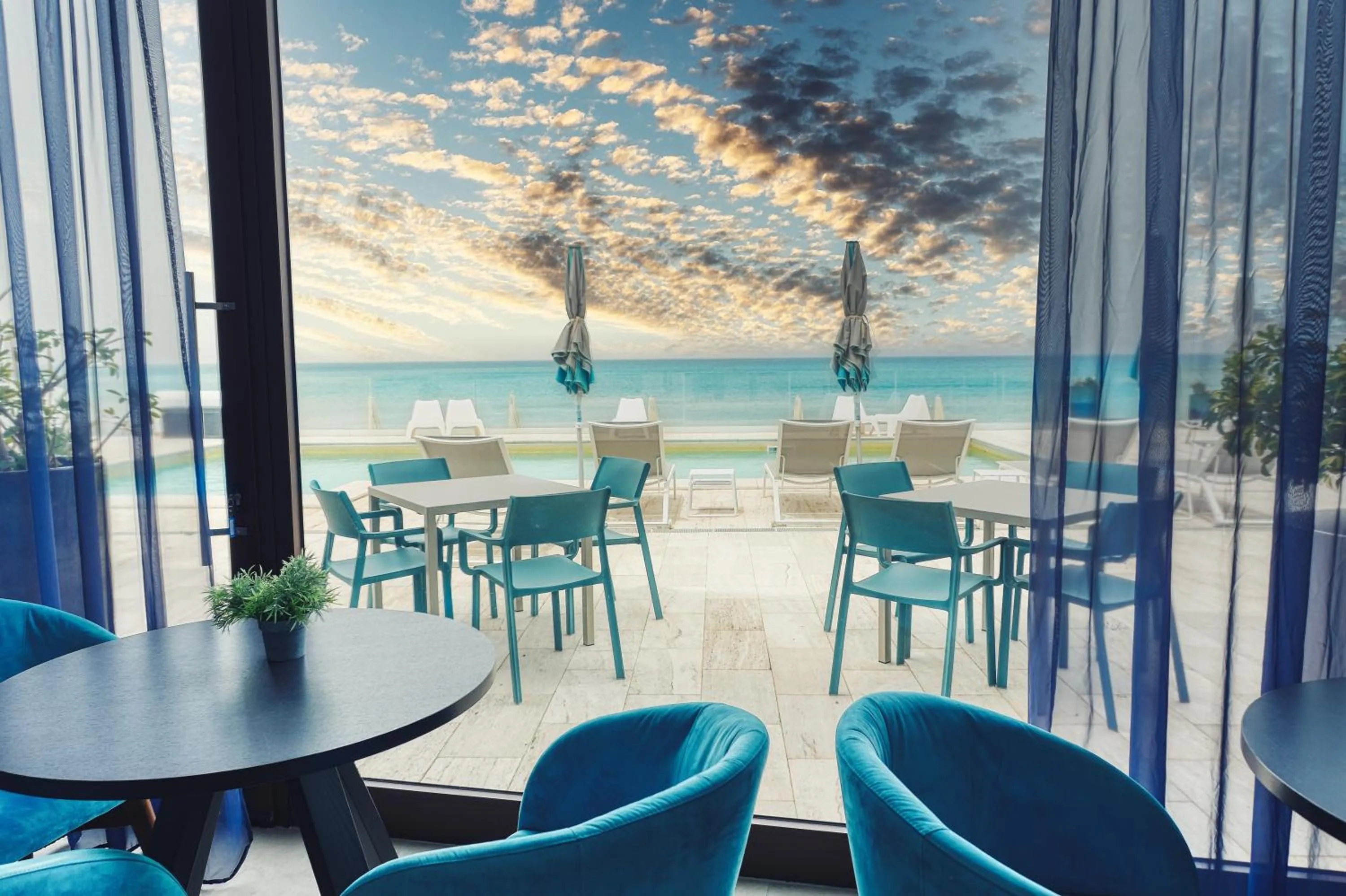 Restaurant/places to eat in Hotel La Battigia