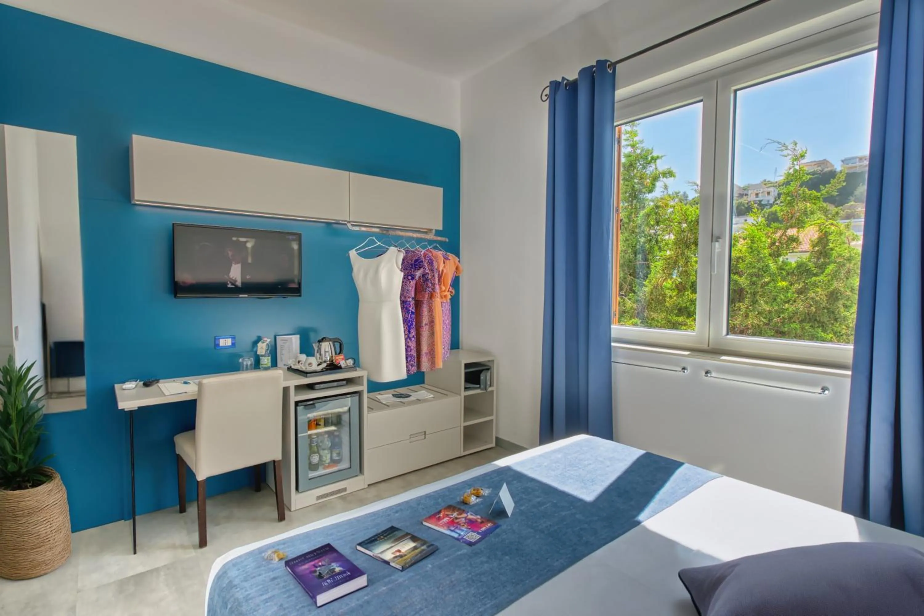 Bed in Hotel La Battigia