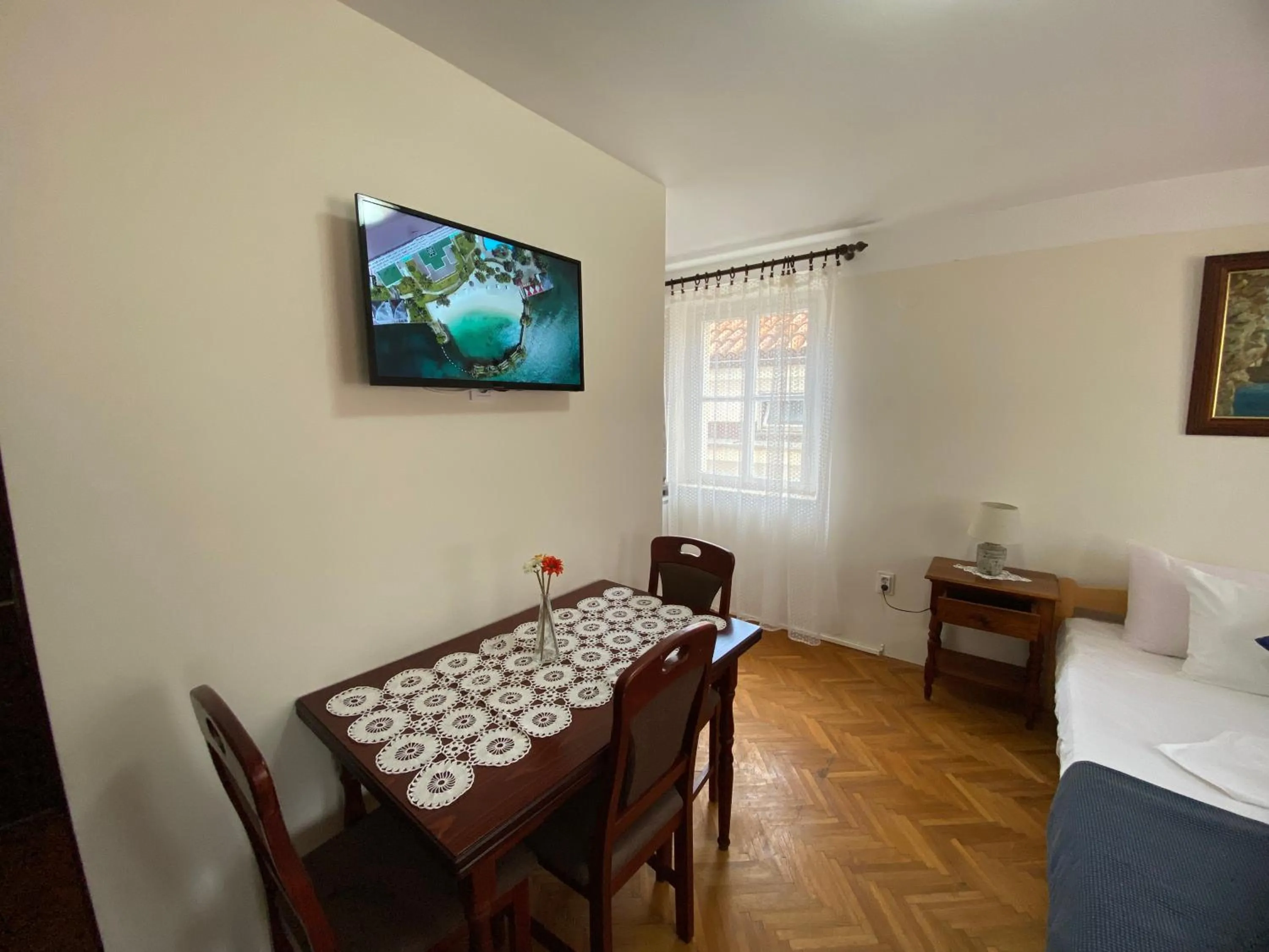 Dining area, Bed in Beatrix Suites