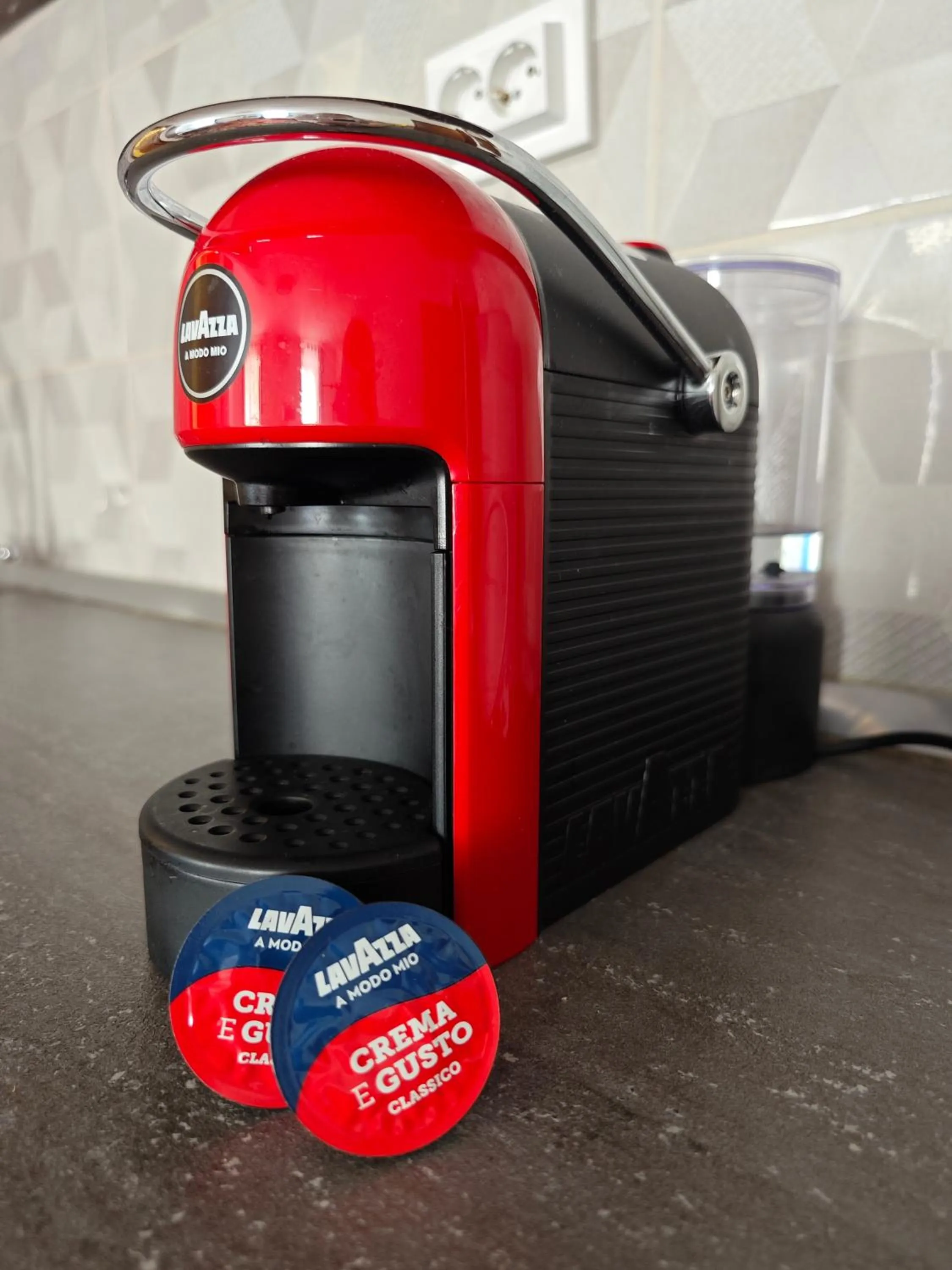 Coffee/tea facilities in Beatrix Suites