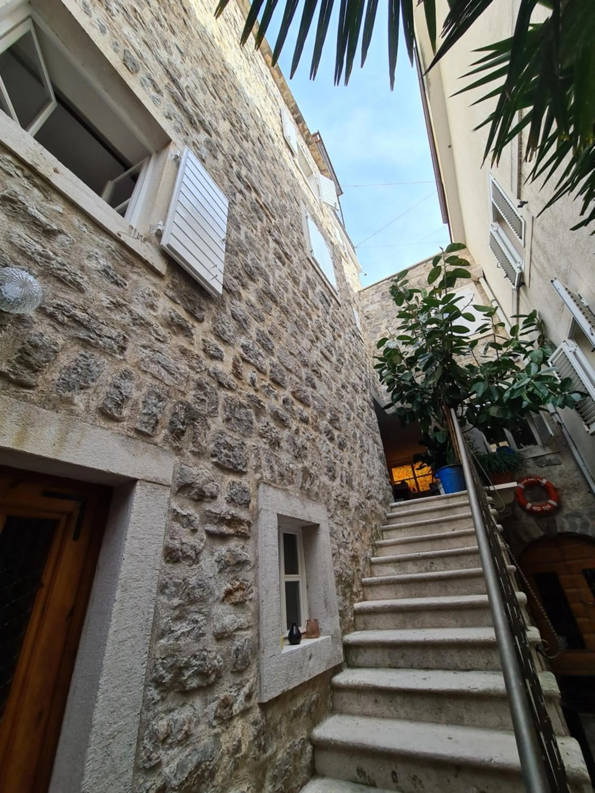 Facade/entrance in Beatrix Suites