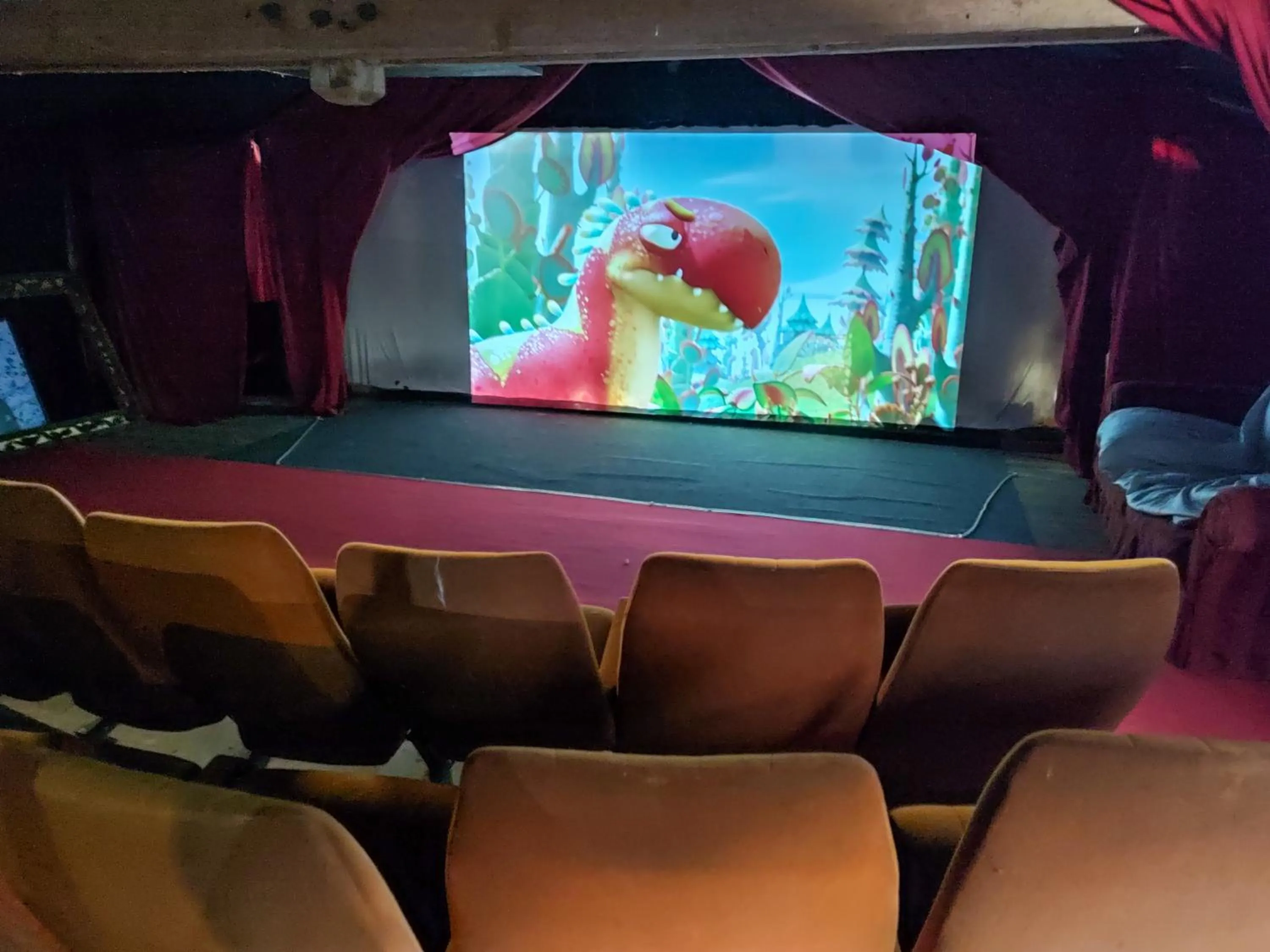 Communal lounge/ TV room in Gite Ty Nid Le 1900