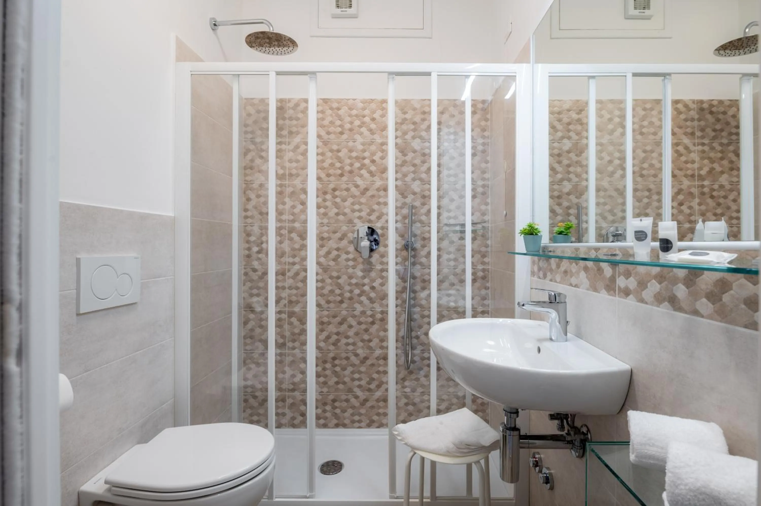 Shower in Hotel Doria