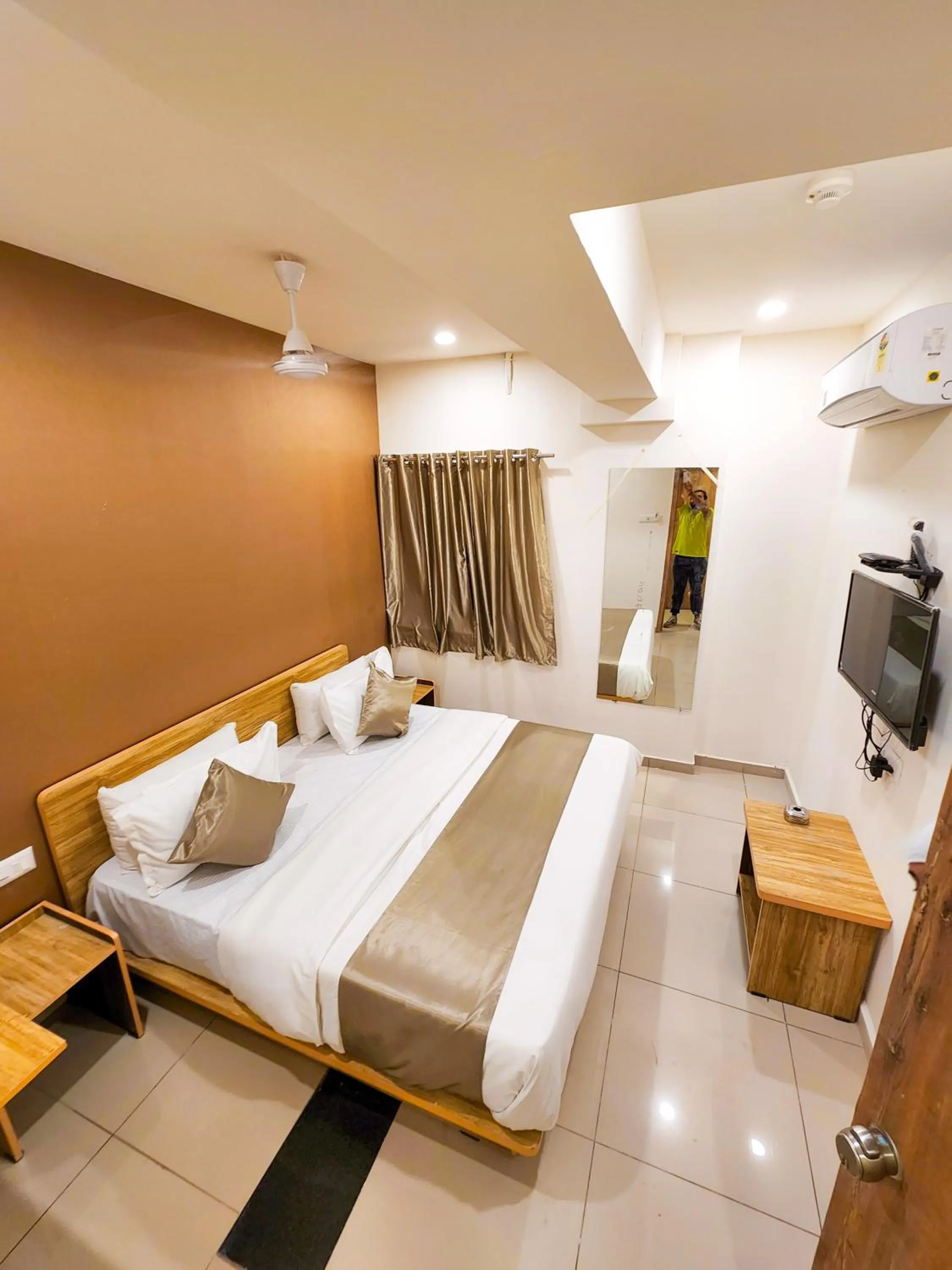 Bed in Hotel Nova Shine