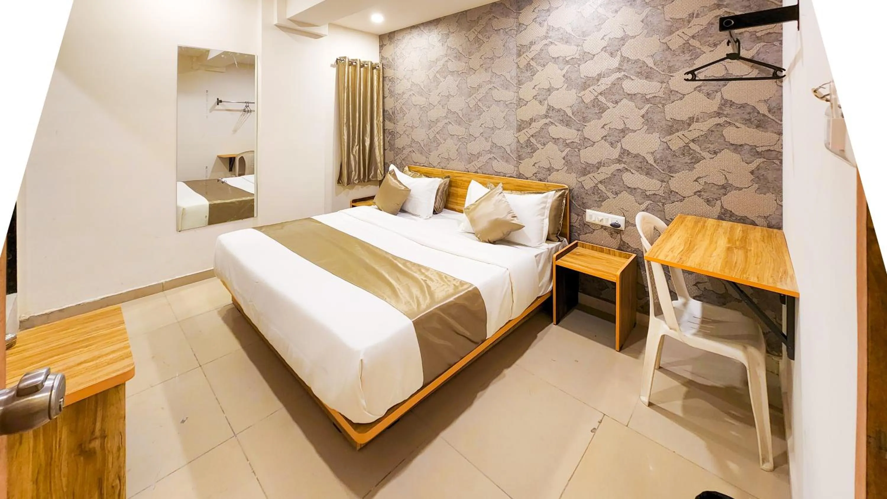 Bed in Hotel Nova Shine